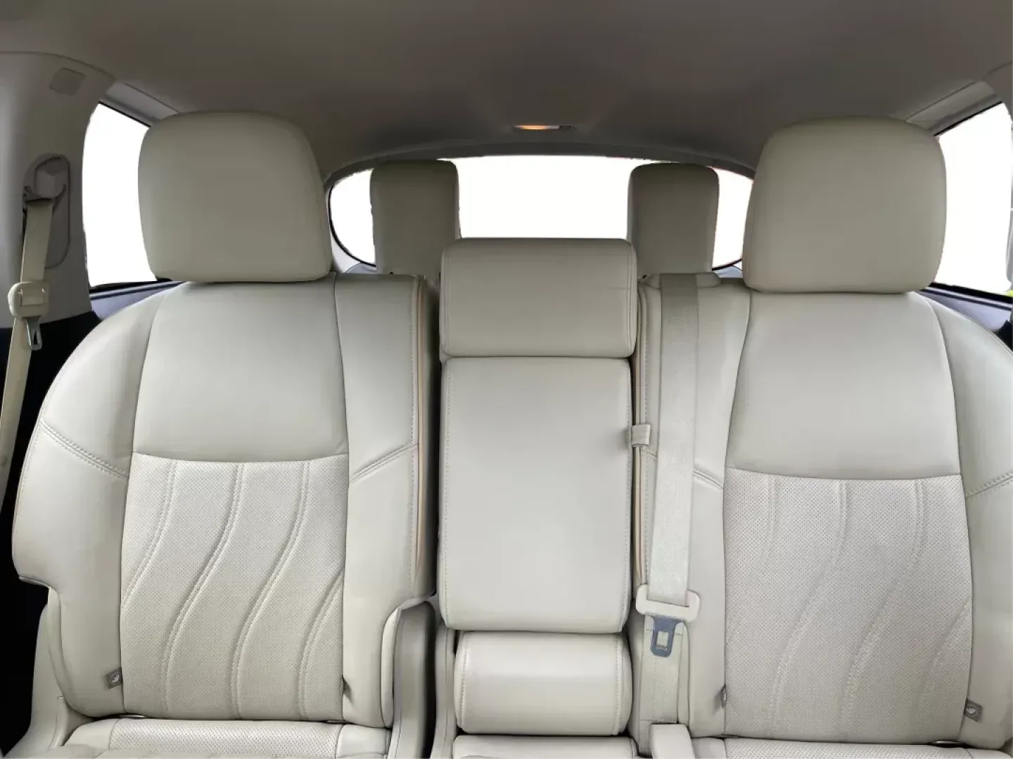 2015 Infiniti QX60 Base (5N1AL0MM9FC) with an Other engine, located at 4508 South Dixie Dr, Moraine, OH, 45439, (937) 908-9800, 39.689976, -84.218452 - Third Row - Photo#12