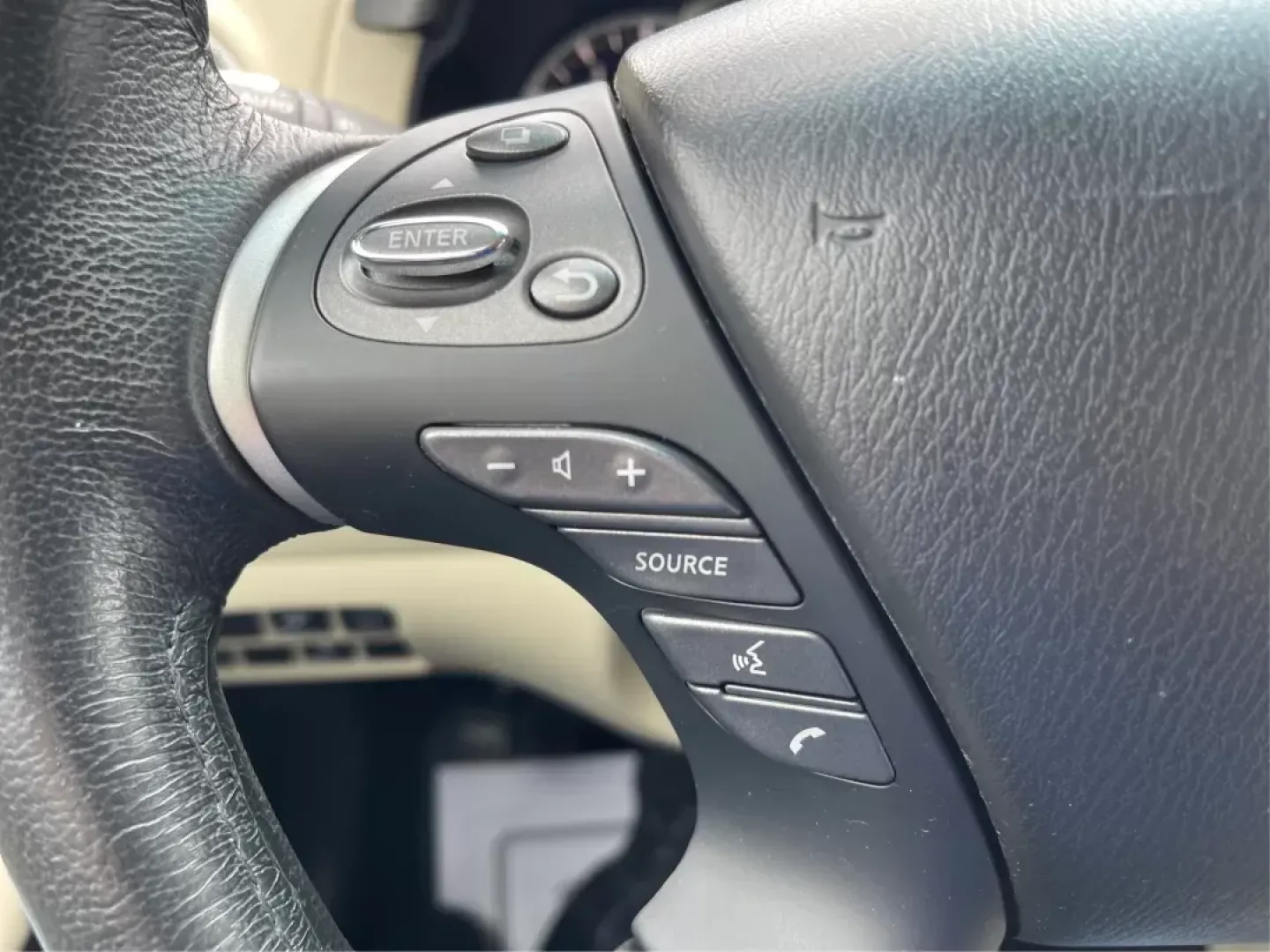 2015 Infiniti QX60 Base (5N1AL0MM9FC) with an Other engine, located at 4508 South Dixie Dr, Moraine, OH, 45439, (937) 908-9800, 39.689976, -84.218452 - Third Row - Photo#14