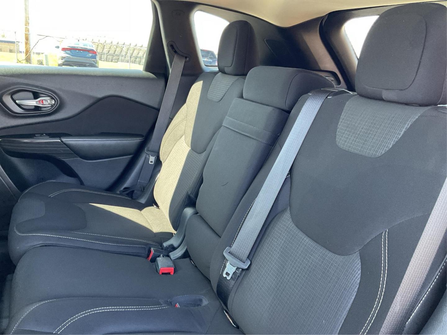 2015 Jeep Cherokee Latitude FWD (1C4PJLCB5FW) with an 2.4L L4 DOHC 16V engine, 9-Speed Automatic transmission, located at 401 Woodman Dr, Riverside, OH, 45431, (937) 908-9800, 39.760899, -84.123421 - 2015 Jeep Cherokee Latitude FWD - Photo#9