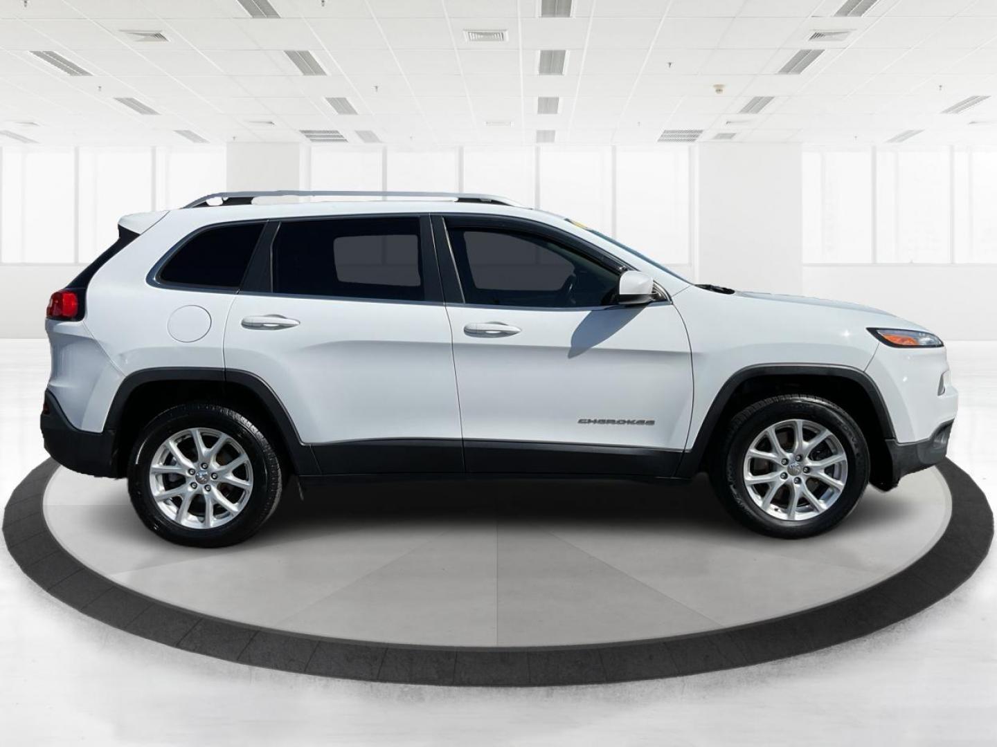 2015 Jeep Cherokee Latitude FWD (1C4PJLCB5FW) with an 2.4L L4 DOHC 16V engine, 9-Speed Automatic transmission, located at 401 Woodman Dr, Riverside, OH, 45431, (937) 908-9800, 39.760899, -84.123421 - 2015 Jeep Cherokee Latitude FWD - Photo#1