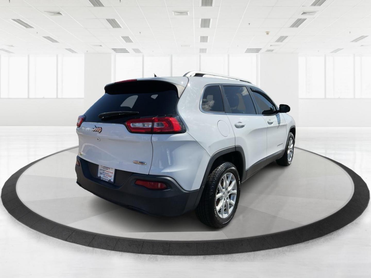2015 Jeep Cherokee Latitude FWD (1C4PJLCB5FW) with an 2.4L L4 DOHC 16V engine, 9-Speed Automatic transmission, located at 401 Woodman Dr, Riverside, OH, 45431, (937) 908-9800, 39.760899, -84.123421 - 2015 Jeep Cherokee Latitude FWD - Photo#2