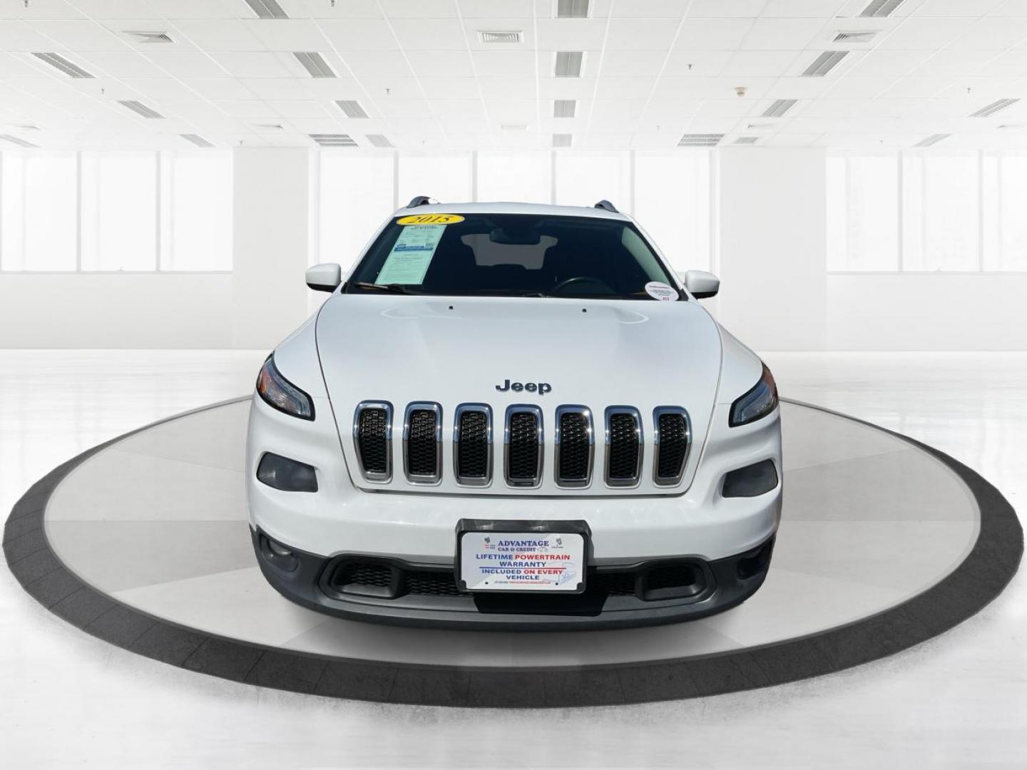2015 Jeep Cherokee Latitude FWD (1C4PJLCB5FW) with an 2.4L L4 DOHC 16V engine, 9-Speed Automatic transmission, located at 401 Woodman Dr, Riverside, OH, 45431, (937) 908-9800, 39.760899, -84.123421 - 2015 Jeep Cherokee Latitude FWD - Photo#6