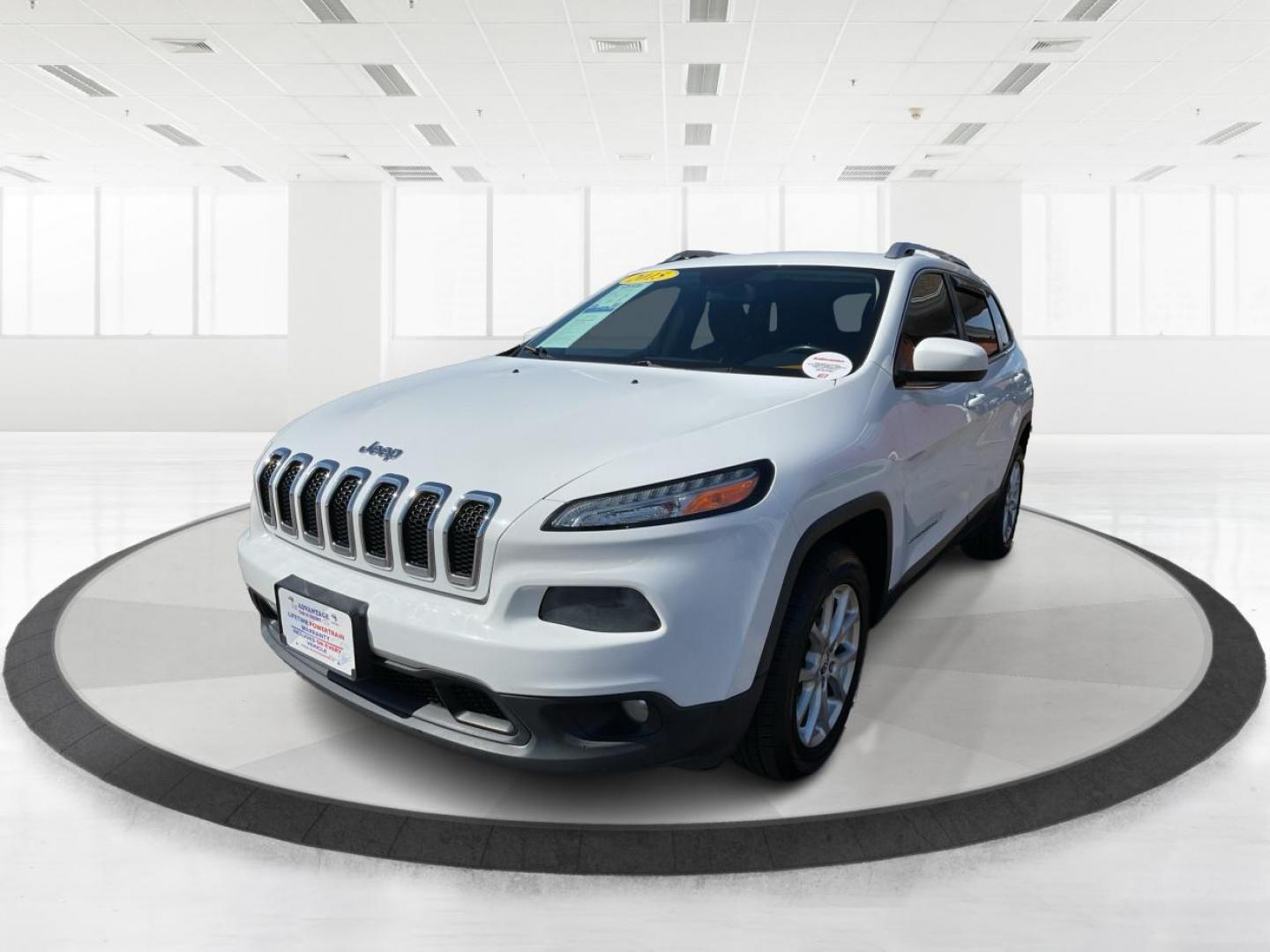 2015 Jeep Cherokee Latitude FWD (1C4PJLCB5FW) with an 2.4L L4 DOHC 16V engine, 9-Speed Automatic transmission, located at 401 Woodman Dr, Riverside, OH, 45431, (937) 908-9800, 39.760899, -84.123421 - 2015 Jeep Cherokee Latitude FWD - Photo#7