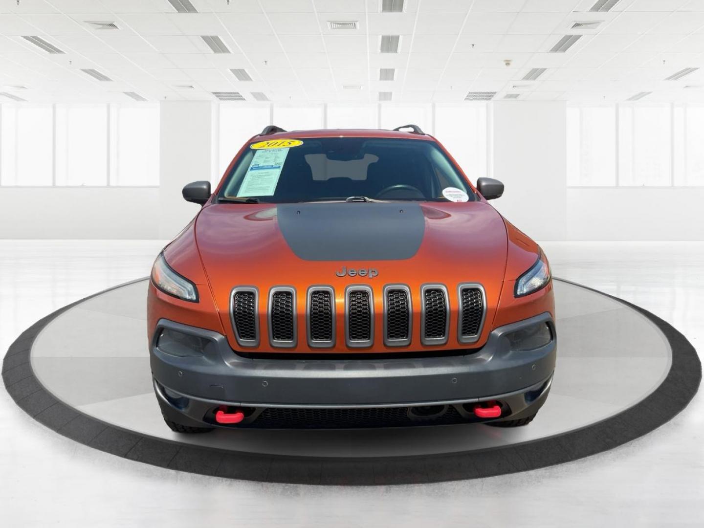 2015 Jeep Cherokee Trailhawk 4WD (1C4PJMBSXFW) with an 3.2L V6 DOHC 24V engine, 9-Speed Automatic transmission, located at 4508 South Dixie Dr, Moraine, OH, 45439, (937) 908-9800, 39.689976, -84.218452 - 2015 Jeep Cherokee Trailhawk 4WD - Photo#5