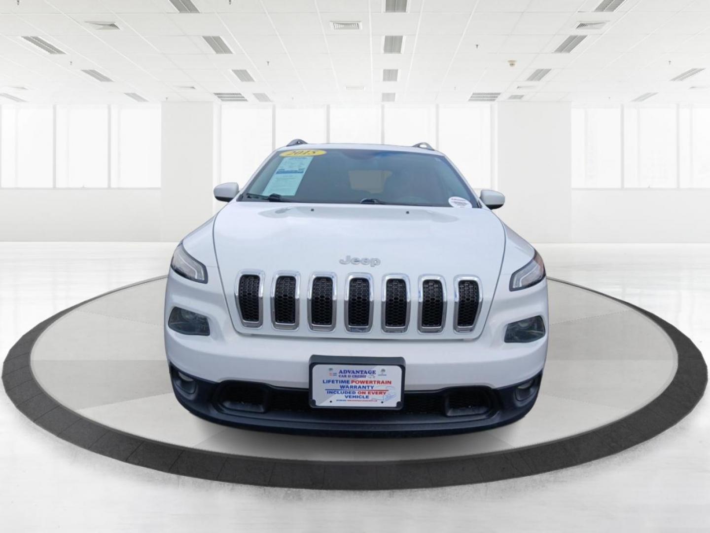 2015 Jeep Cherokee Latitude 4WD (1C4PJMCB6FW) with an 2.4L L4 DOHC 16V engine, 9-Speed Automatic transmission, located at 1099 N County Rd 25A , Troy, OH, 45373, (937) 908-9800, 40.057079, -84.212883 - 2015 Jeep Cherokee Latitude 4WD - Photo#6