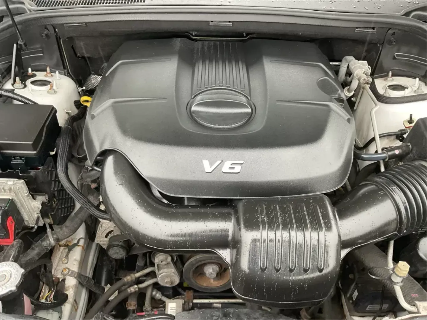 2015 Jeep Grand Cherokee Laredo (1C4RJFAG7FC) with an 3.6L V-6 DOHC engine, located at 8750 N County Rd 25A, Piqua, OH, 45356, (937) 908-9800, 40.164391, -84.232513 - 2015 Jeep Grand Cherokee Laredo - Photo#10