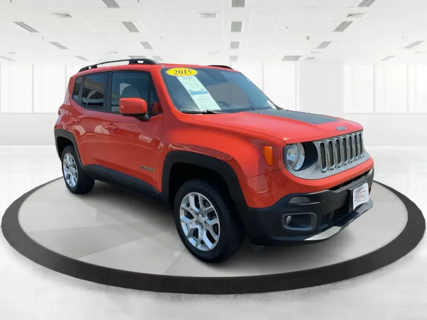 2015 Jeep Renegade Latitude 4WD (ZACCJBBT2FP) with an 2.4L L4 DOHC 16V engine, 6-Speed Manual transmission, located at 1184 Kauffman Ave, Fairborn, OH, 45324, (937) 908-9800, 39.807072, -84.030914 - **Discover Your Next Adventure with the 2015 Jeep Renegade Latitude 4WD at Advantage Car and Credit!**<br /> <br /> Are you ready to embrace a lifestyle filled with adventure and exploration? The 2015 Jeep Renegade Latitude 4WD is your perfect companion for weekend getaways, family outings, and dail - Photo#0