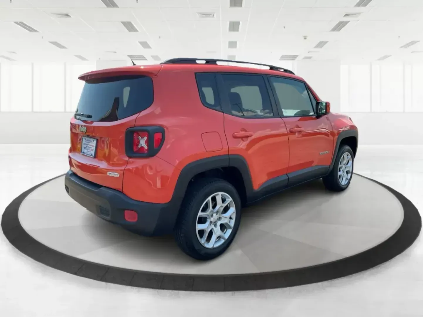 2015 Jeep Renegade Latitude 4WD (ZACCJBBT2FP) with an 2.4L L4 DOHC 16V engine, 6-Speed Manual transmission, located at 1184 Kauffman Ave, Fairborn, OH, 45324, (937) 908-9800, 39.807072, -84.030914 - **Discover Your Next Adventure with the 2015 Jeep Renegade Latitude 4WD at Advantage Car and Credit!**<br /> <br /> Are you ready to embrace a lifestyle filled with adventure and exploration? The 2015 Jeep Renegade Latitude 4WD is your perfect companion for weekend getaways, family outings, and dail - Photo#2