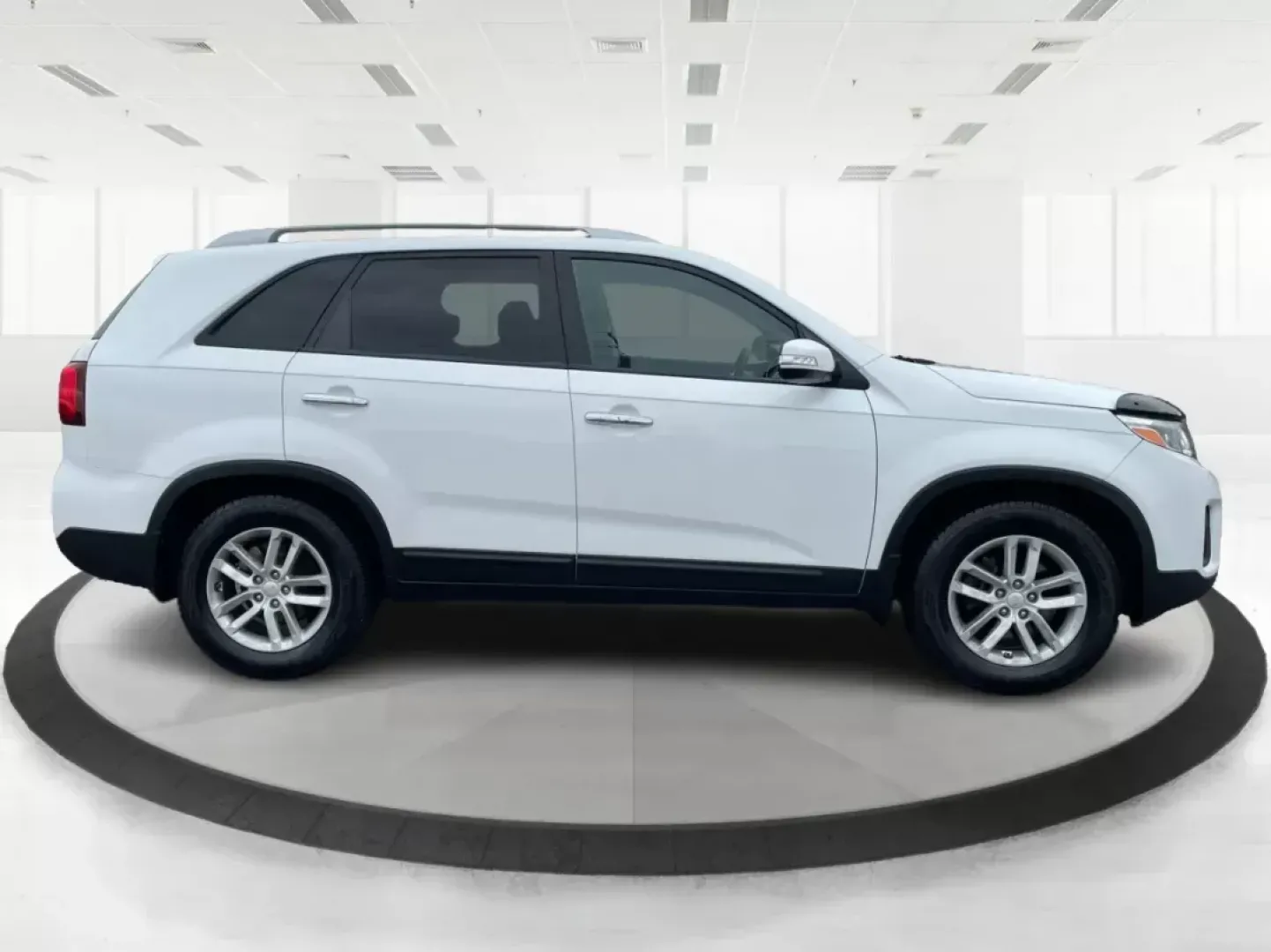 2015 Kia Sorento LX (5XYKT4A61FG) with an 2.4L I-4 gasoline direct injection engine, located at 8750 N County Rd 25A, Piqua, OH, 45356, (937) 908-9800, 40.164391, -84.232513 - 2015 Kia Sorento LX - Photo#1