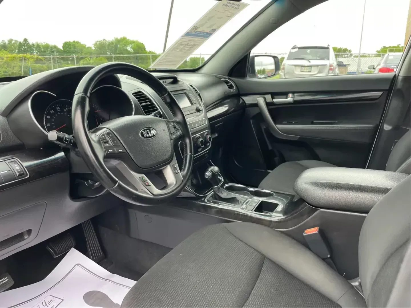 2015 Kia Sorento LX (5XYKT4A61FG) with an 2.4L I-4 gasoline direct injection engine, located at 8750 N County Rd 25A, Piqua, OH, 45356, (937) 908-9800, 40.164391, -84.232513 - 2015 Kia Sorento LX - Photo#8