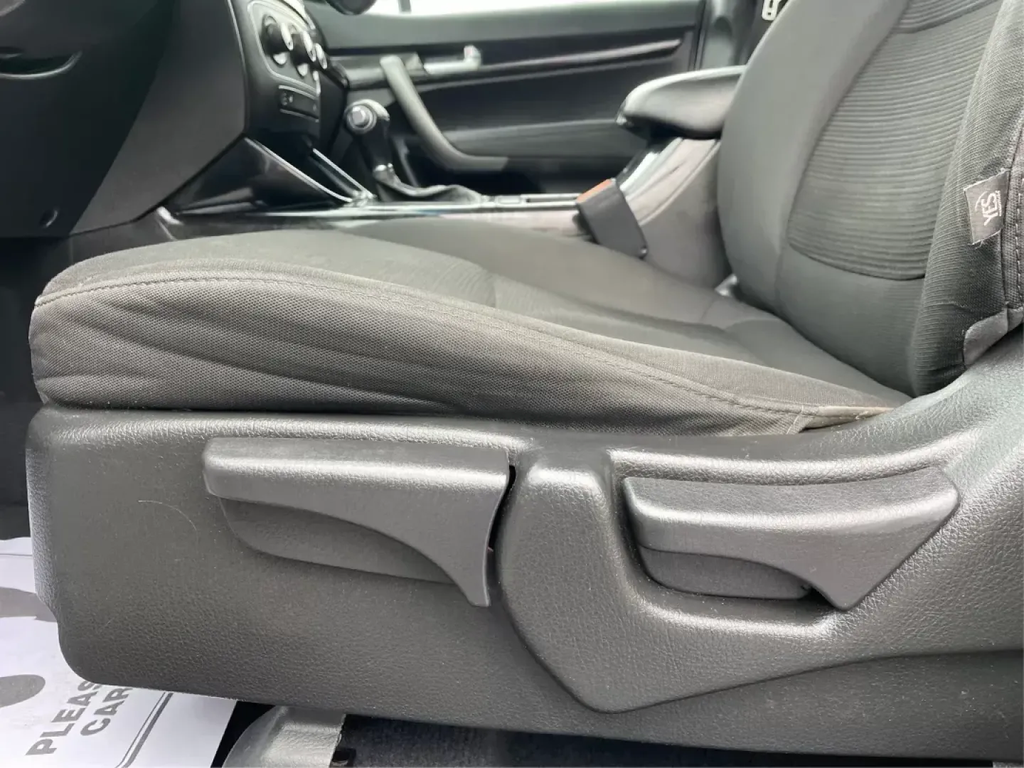 2015 Kia Sorento LX (5XYKT4A61FG) with an 2.4L I-4 gasoline direct injection engine, located at 8750 N County Rd 25A, Piqua, OH, 45356, (937) 908-9800, 40.164391, -84.232513 - 2015 Kia Sorento LX - Photo#17