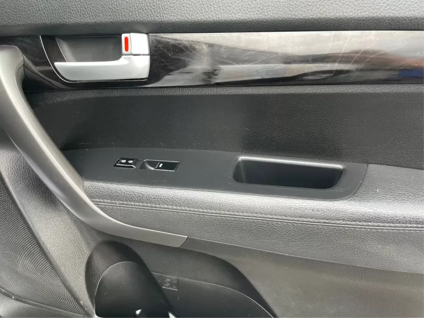 2015 Kia Sorento LX (5XYKT4A61FG) with an 2.4L I-4 gasoline direct injection engine, located at 8750 N County Rd 25A, Piqua, OH, 45356, (937) 908-9800, 40.164391, -84.232513 - 2015 Kia Sorento LX - Photo#19