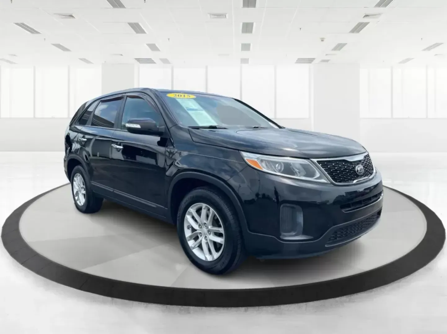 2015 Kia Sorento LX (5XYKT3A60FG) with an 2.4L I-4 gasoline direct injection engine, located at 880 E. National Road, Vandalia, OH, 45377, (937) 908-9800, 39.891918, -84.183594 - **Discover the 2015 Kia Sorento LX: Your Family Adventure Awaits!**<br /> <br /> Are you looking for the perfect vehicle to accommodate your growing family while ensuring comfort and safety? Look no further than the 2015 Kia Sorento LX! This versatile SUV offers the ideal blend of space, functionali - Photo#0
