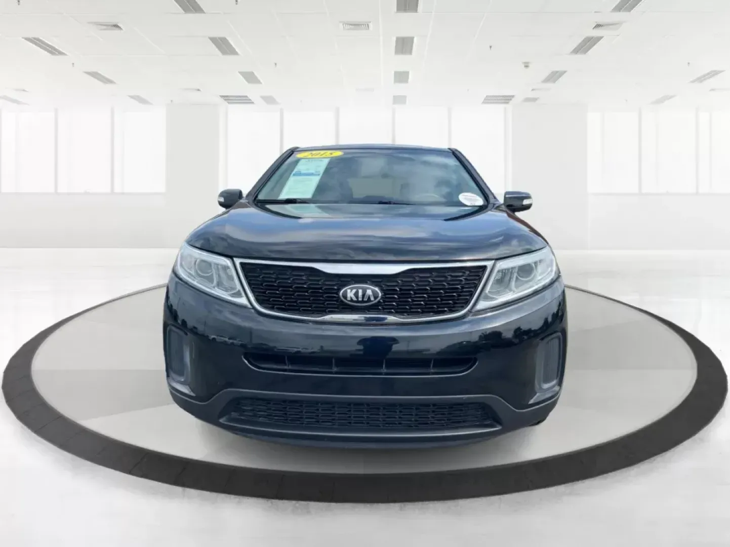 2015 Kia Sorento LX (5XYKT3A60FG) with an 2.4L I-4 gasoline direct injection engine, located at 880 E. National Road, Vandalia, OH, 45377, (937) 908-9800, 39.891918, -84.183594 - **Discover the 2015 Kia Sorento LX: Your Family Adventure Awaits!**<br /> <br /> Are you looking for the perfect vehicle to accommodate your growing family while ensuring comfort and safety? Look no further than the 2015 Kia Sorento LX! This versatile SUV offers the ideal blend of space, functionali - Photo#6