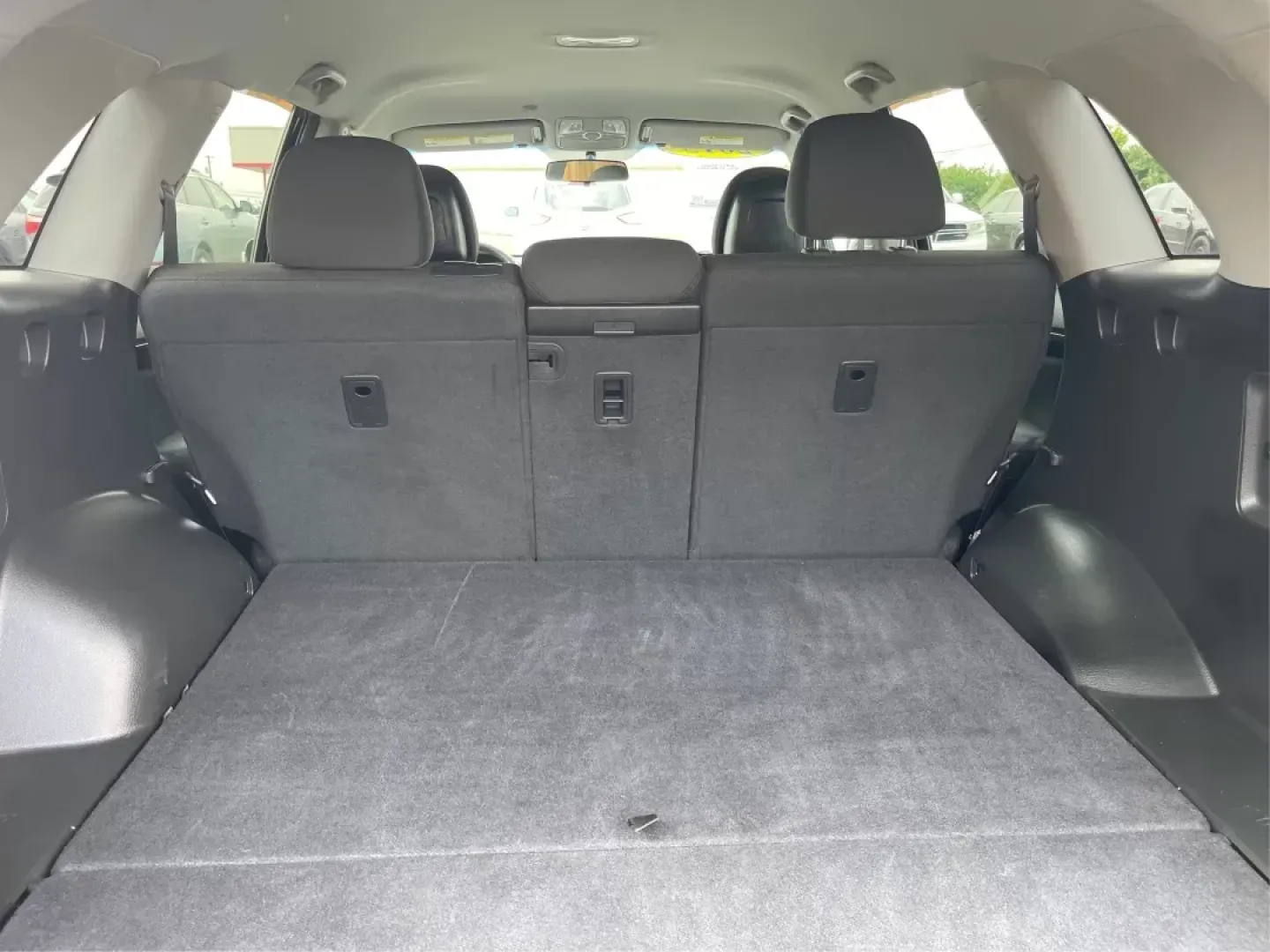 2015 Kia Sorento LX (5XYKT3A60FG) with an 2.4L I-4 gasoline direct injection engine, located at 880 E. National Road, Vandalia, OH, 45377, (937) 908-9800, 39.891918, -84.183594 - **Discover the 2015 Kia Sorento LX: Your Family Adventure Awaits!**<br /> <br /> Are you looking for the perfect vehicle to accommodate your growing family while ensuring comfort and safety? Look no further than the 2015 Kia Sorento LX! This versatile SUV offers the ideal blend of space, functionali - Photo#11