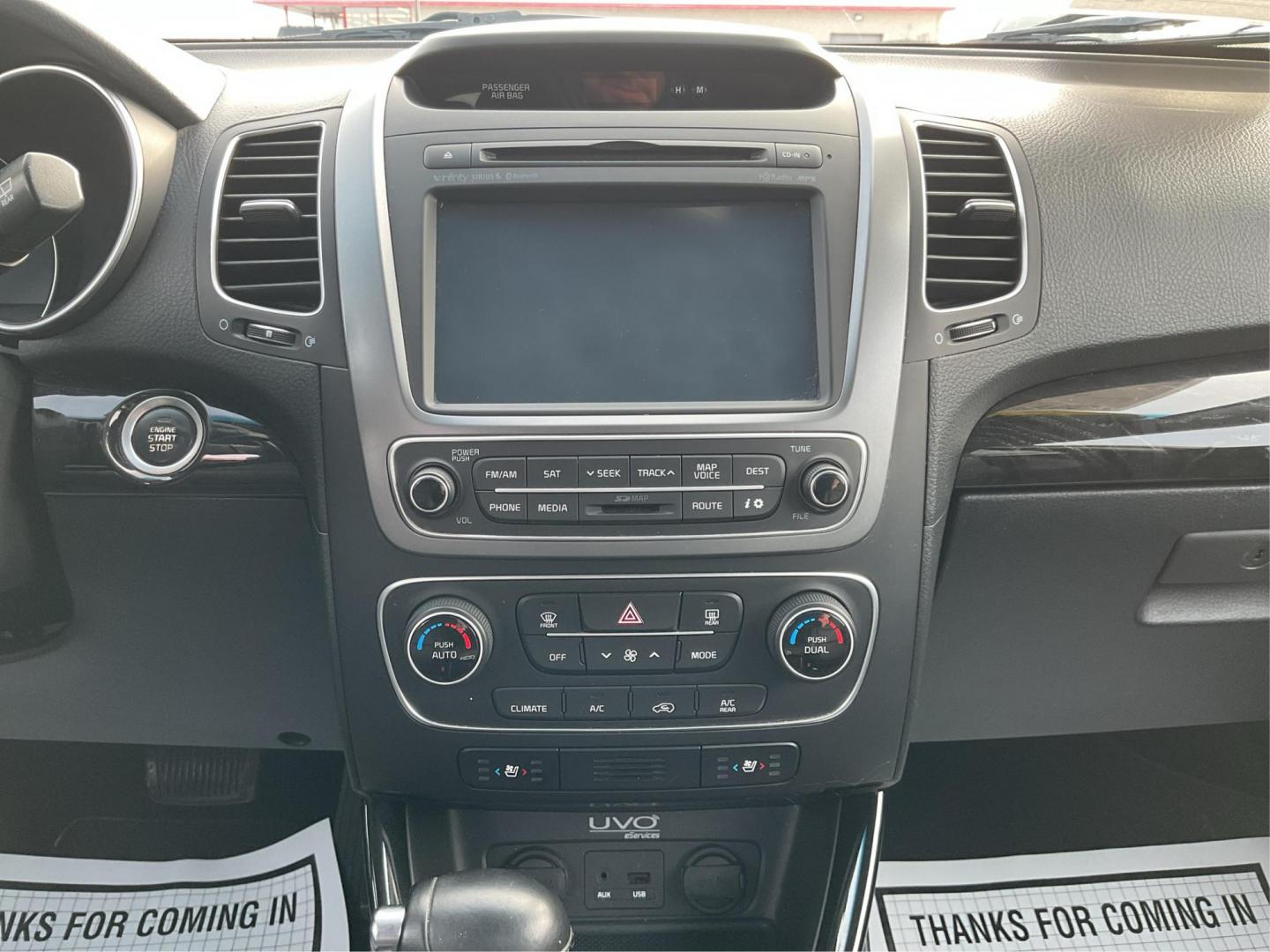 2015 Kia Sorento EX V6 (5XYKUDA73FG) with an Lambda II 3.3L V-6 gasoline direct injection engine, located at 1184 Kauffman Ave, Fairborn, OH, 45324, (937) 908-9800, 39.807072, -84.030914 - 2015 Kia Sorento EX V6 - Photo#12