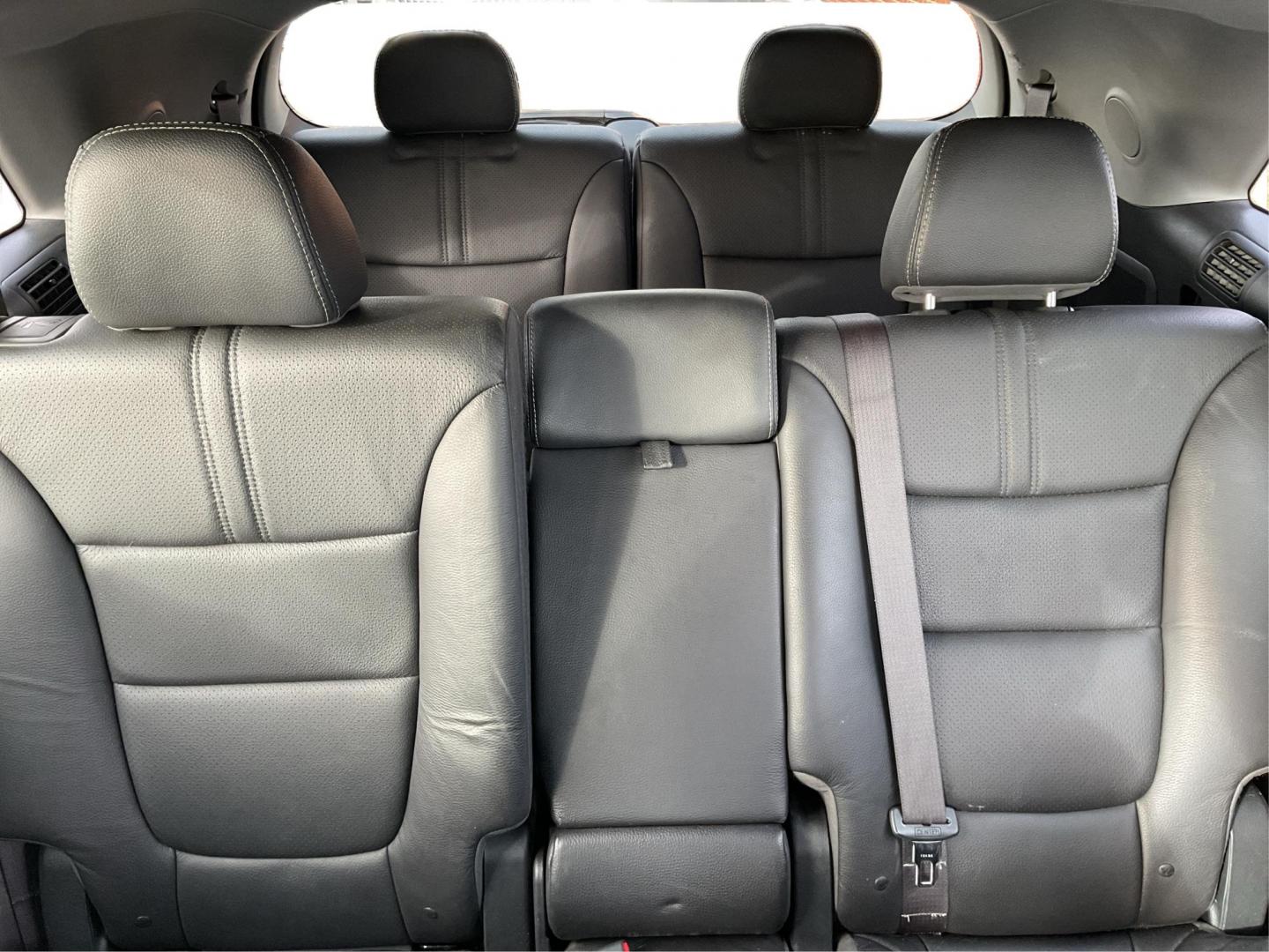 2015 Kia Sorento EX V6 (5XYKUDA73FG) with an Lambda II 3.3L V-6 gasoline direct injection engine, located at 1184 Kauffman Ave, Fairborn, OH, 45324, (937) 908-9800, 39.807072, -84.030914 - 2015 Kia Sorento EX V6 - Photo#13