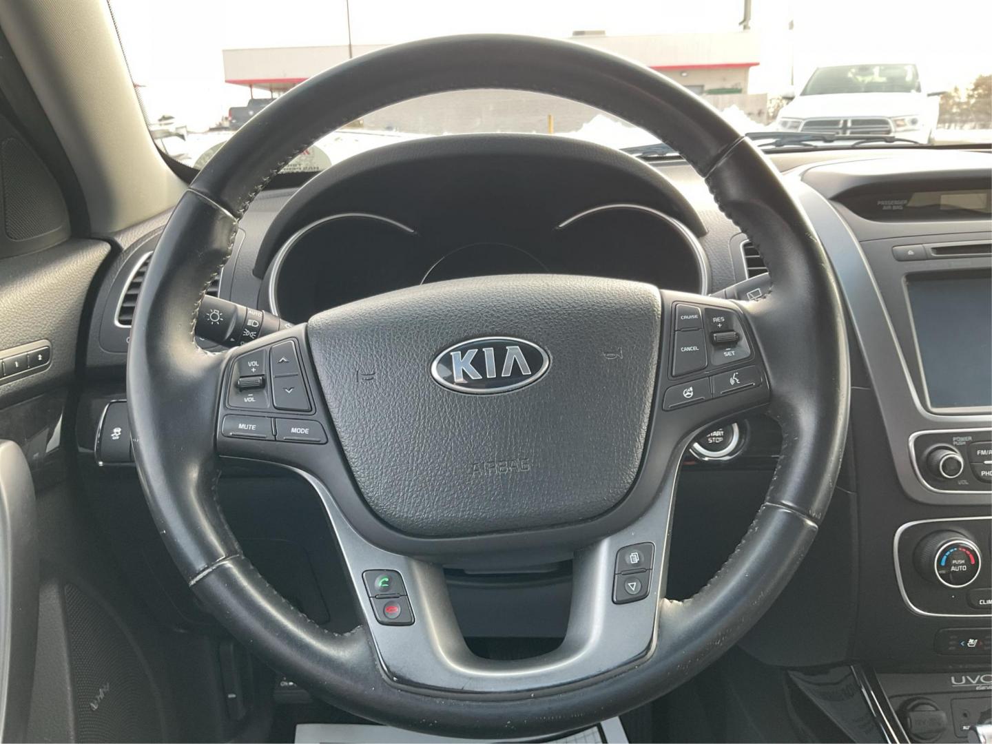 2015 Kia Sorento EX V6 (5XYKUDA73FG) with an Lambda II 3.3L V-6 gasoline direct injection engine, located at 1184 Kauffman Ave, Fairborn, OH, 45324, (937) 908-9800, 39.807072, -84.030914 - 2015 Kia Sorento EX V6 - Photo#15