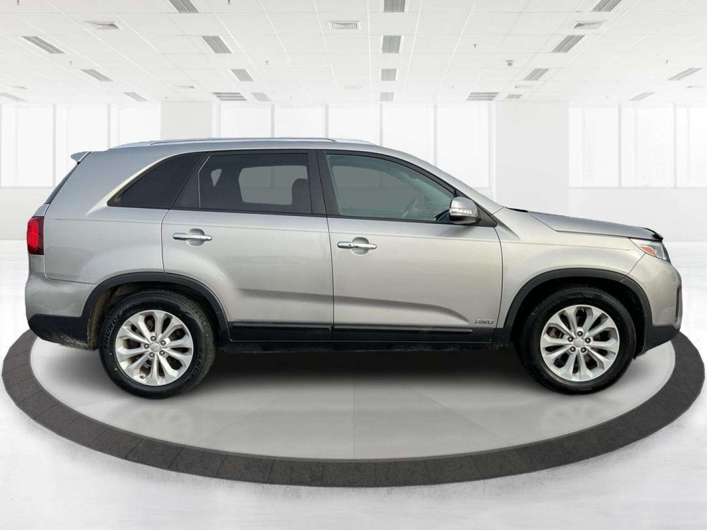 2015 Kia Sorento EX V6 (5XYKUDA73FG) with an Lambda II 3.3L V-6 gasoline direct injection engine, located at 1184 Kauffman Ave, Fairborn, OH, 45324, (937) 908-9800, 39.807072, -84.030914 - 2015 Kia Sorento EX V6 - Photo#1