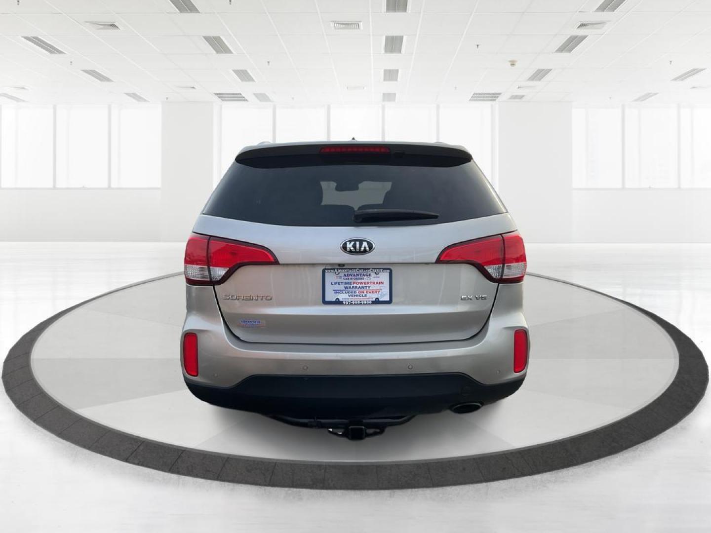 2015 Kia Sorento EX V6 (5XYKUDA73FG) with an Lambda II 3.3L V-6 gasoline direct injection engine, located at 1184 Kauffman Ave, Fairborn, OH, 45324, (937) 908-9800, 39.807072, -84.030914 - 2015 Kia Sorento EX V6 - Photo#3