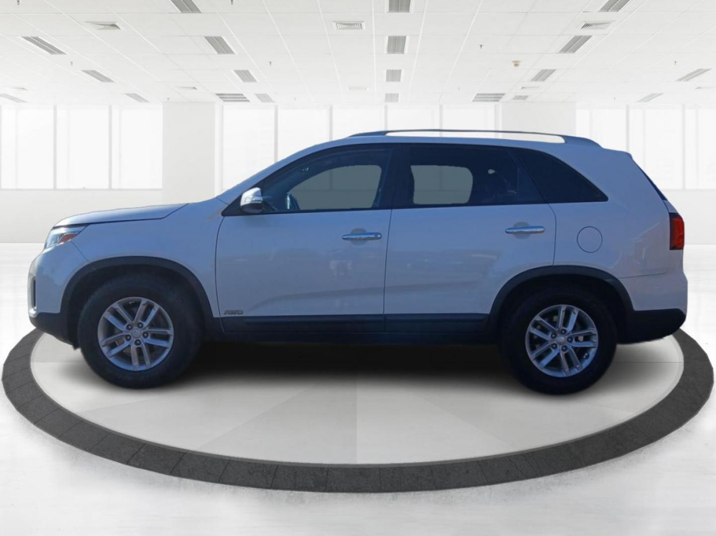2015 Kia Sorento LX AWD (5XYKTDA64FG) with an 2.4L L4 DOHC 16V engine, 6-Speed Automatic transmission, located at 1099 N County Rd 25A , Troy, OH, 45373, (937) 908-9800, 40.057079, -84.212883 - Third Row - Photo#5