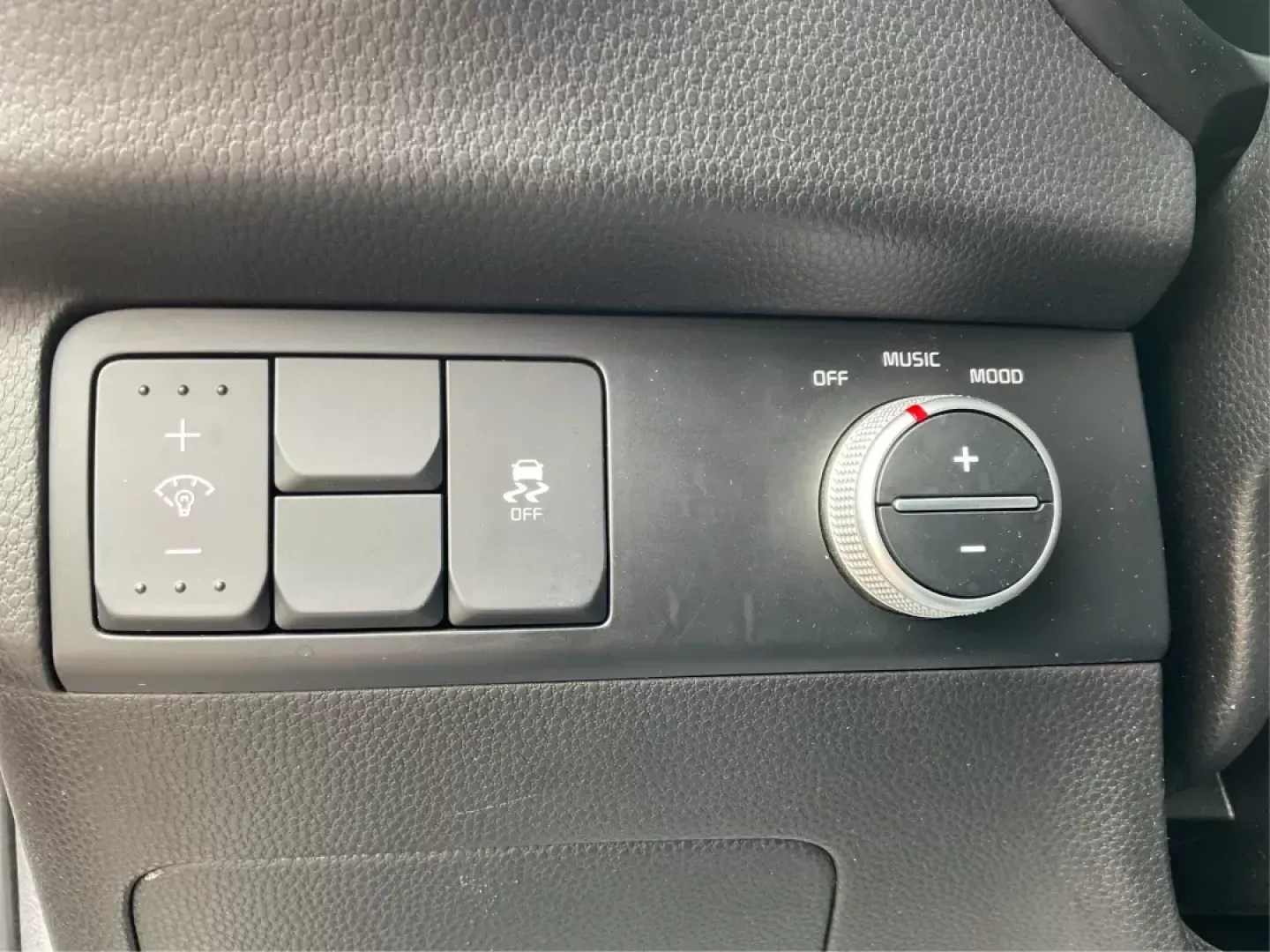 2015 Kia Soul ! (KNDJX3A56F7) with an Other engine, located at 8750 N County Rd 25A, Piqua, OH, 45356, (937) 908-9800, 40.164391, -84.232513 - 2015 Kia Soul ! - Photo#17