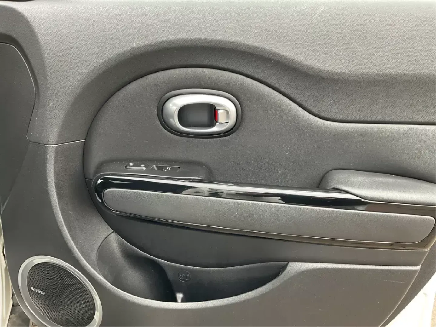 2015 Kia Soul ! (KNDJX3A56F7) with an Other engine, located at 8750 N County Rd 25A, Piqua, OH, 45356, (937) 908-9800, 40.164391, -84.232513 - 2015 Kia Soul ! - Photo#20