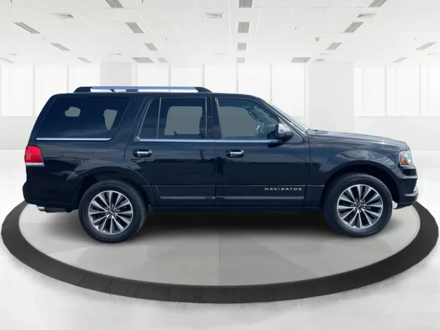 2015 Lincoln Navigator Base (5LMJJ2JT1FE) with an Other engine, located at 1184 Kauffman Ave, Fairborn, OH, 45324, (937) 908-9800, 39.807072, -84.030914 - Third Row - Photo#0