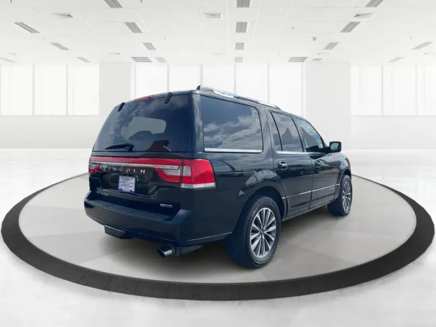 2015 Lincoln Navigator Base (5LMJJ2JT1FE) with an Other engine, located at 1184 Kauffman Ave, Fairborn, OH, 45324, (937) 908-9800, 39.807072, -84.030914 - Third Row - Photo#1