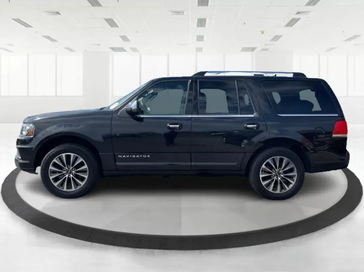 2015 Lincoln Navigator Base (5LMJJ2JT1FE) with an Other engine, located at 1184 Kauffman Ave, Fairborn, OH, 45324, (937) 908-9800, 39.807072, -84.030914 - Third Row - Photo#5