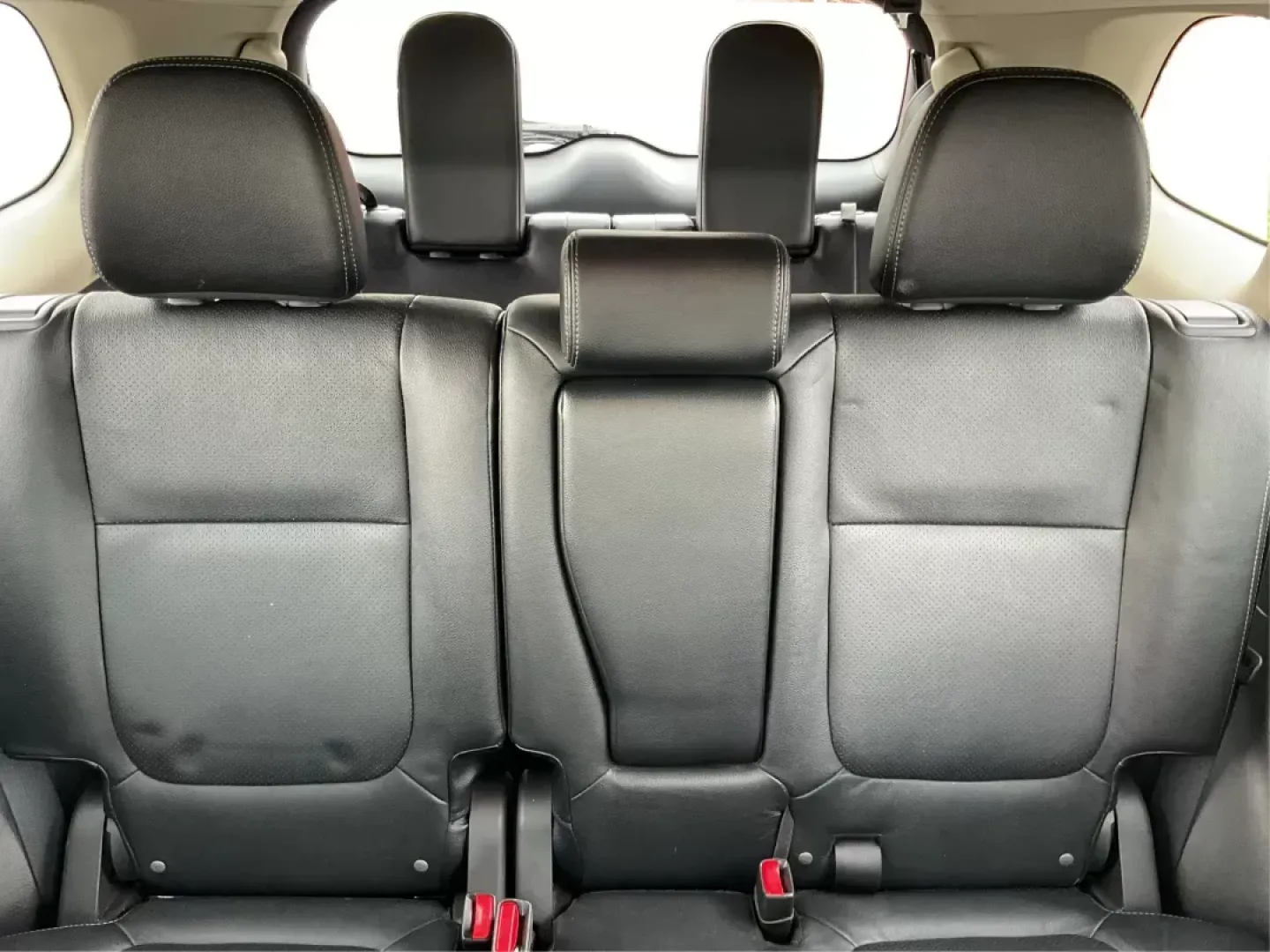 2015 Mitsubishi Outlander SE (JA4AZ3A31FZ) with an 2.4L I-4 variable valve control engine, located at 1230 East Main St, Xenia, OH, 45385, (937) 908-9800, 39.688026, -83.910172 - 2015 Mitsubishi Outlander SE - Photo#12