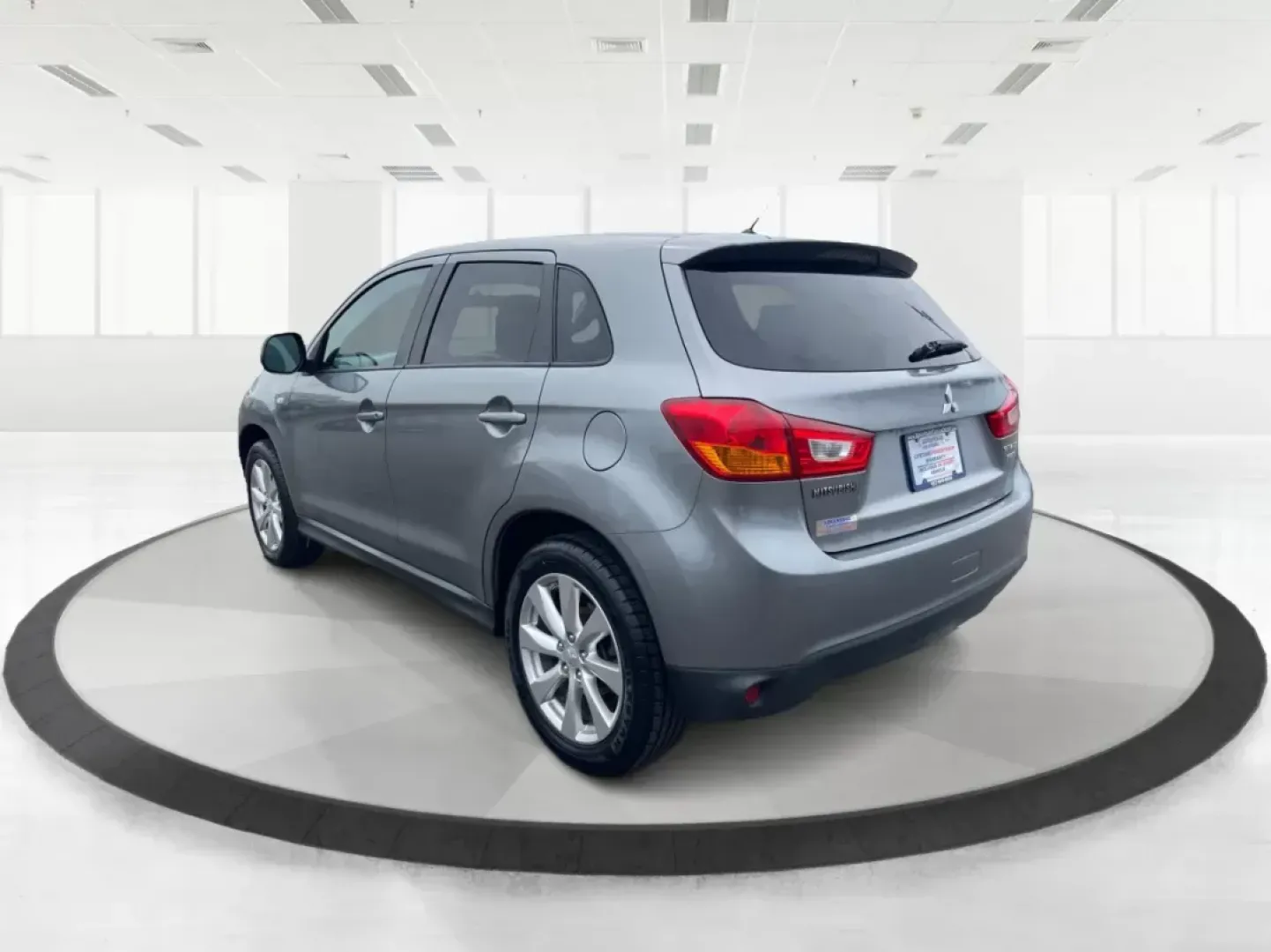 2015 Mitsubishi Outlander Sport ES (4A4AP3AUXFE) with an 2L I-4 DOHC engine, located at 4508 South Dixie Dr, Moraine, OH, 45439, (937) 908-9800, 39.689976, -84.218452 - **Adventure Awaits with the 2015 Mitsubishi Outlander Sport - Perfect for Your Active Lifestyle!**<br /> <br /> Are you ready to elevate your weekend getaways or daily commutes? Look no further than this stunning 2015 Mitsubishi Outlander Sport ES, available now at Advantage Car and Credit in Fairbo - Photo#4