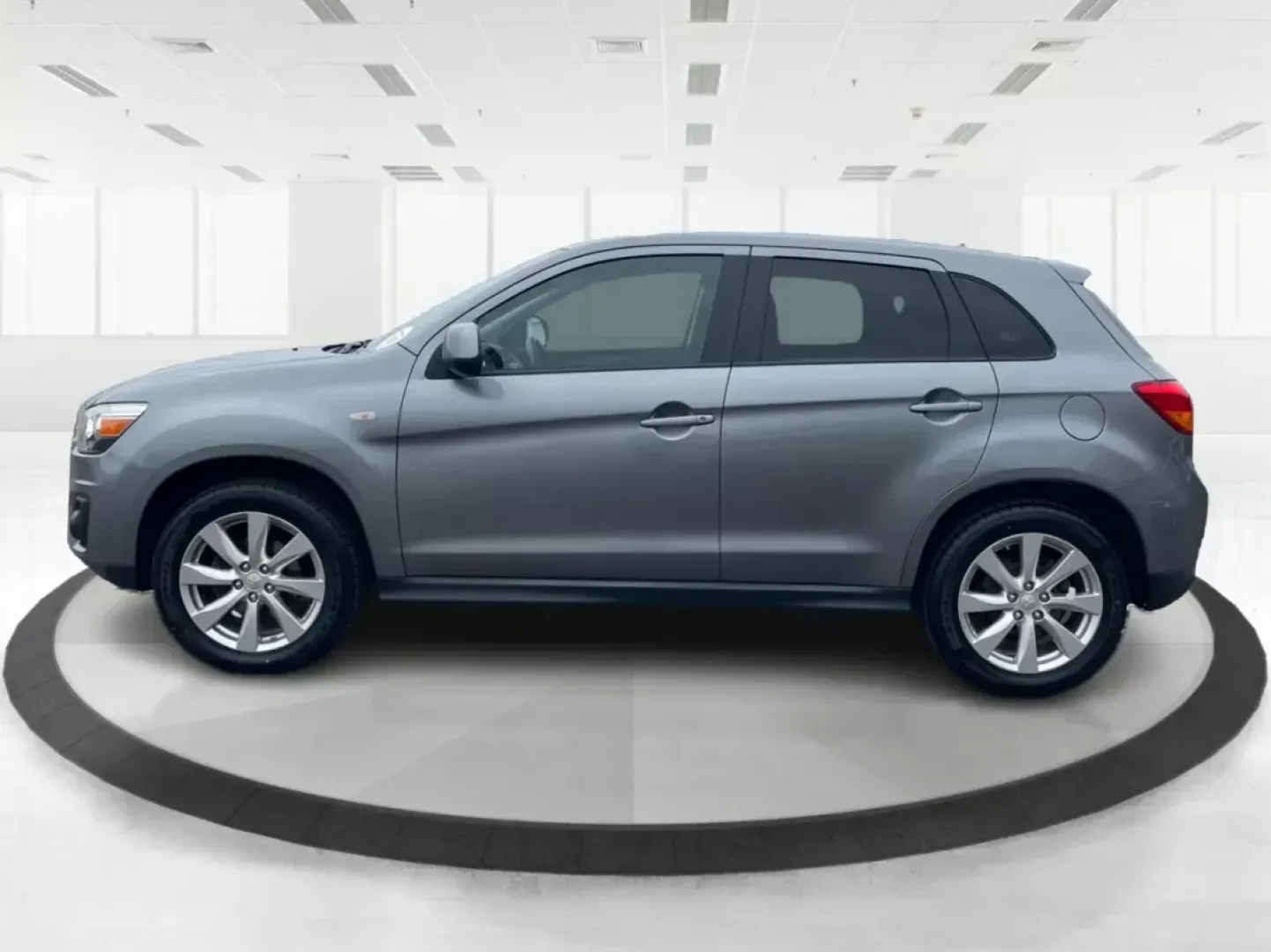 2015 Mitsubishi Outlander Sport ES (4A4AP3AUXFE) with an 2L I-4 DOHC engine, located at 4508 South Dixie Dr, Moraine, OH, 45439, (937) 908-9800, 39.689976, -84.218452 - **Adventure Awaits with the 2015 Mitsubishi Outlander Sport - Perfect for Your Active Lifestyle!**<br /> <br /> Are you ready to elevate your weekend getaways or daily commutes? Look no further than this stunning 2015 Mitsubishi Outlander Sport ES, available now at Advantage Car and Credit in Fairbo - Photo#5