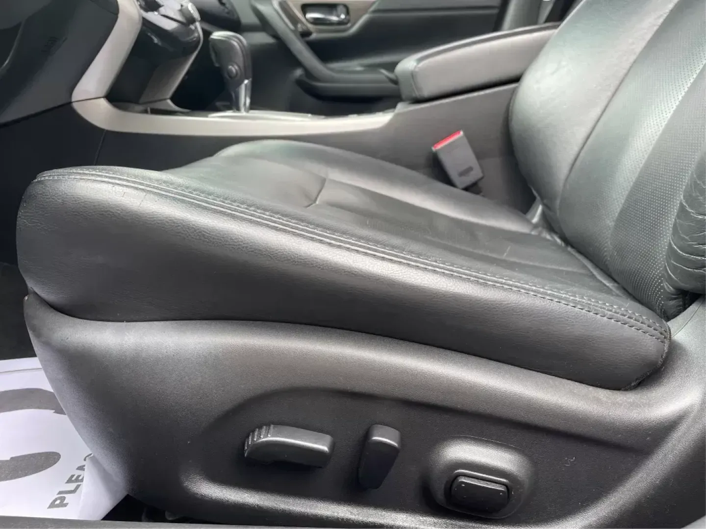 2015 Nissan Altima 2.5 SL (1N4AL3APXFC) with an 2.5L I-4 DOHC engine, located at 880 E. National Road, Vandalia, OH, 45377, (937) 908-9800, 39.891918, -84.183594 - **Embrace the Drive: Discover Your New 2015 Nissan Altima at Advantage Car and Credit in Fairborn, OH**<br /> <br /> Are you in the market for a reliable sedan that fits seamlessly into your busy lifestyle? Look no further than this stunning 2015 Nissan Altima, perfect for commuters, growing familie - Photo#17