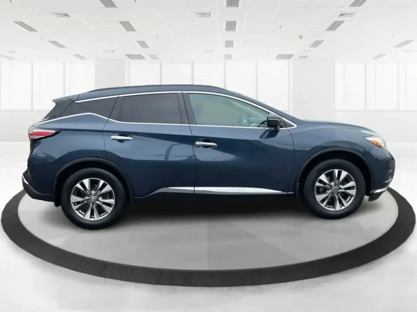 2015 Nissan Murano S | SV | SL | Platinum (5N1AZ2MH9FN) with an 3.5L V-6 DOHC engine, located at 1230 East Main St, Xenia, OH, 45385, (937) 908-9800, 39.688026, -83.910172 - **Elevate Your Adventures with the 2015 Nissan Murano - Perfect for Family Road Trips!** <br /> <br /> Are you ready to explore the open road with your loved ones? The 2015 Nissan Murano is designed for those who seek comfort and versatility in their daily life and adventures. Whether you're taking - Photo#1