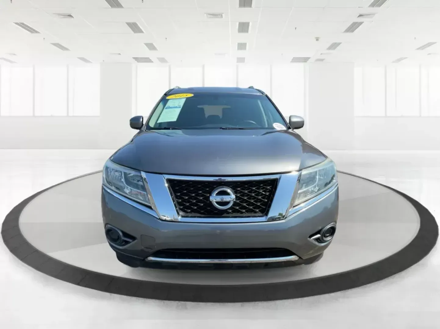 2015 Nissan Pathfinder S (5N1AR2MMXFC) with an 3.5L V-6 DOHC engine, located at 1184 Kauffman Ave, Fairborn, OH, 45324, (937) 908-9800, 39.807072, -84.030914 - Explore new horizons with the 2015 Nissan Pathfinder, a perfect companion for those weekend getaways or daily commutes. Whether you're transporting the kids to soccer practice or planning a family road trip, this spacious and versatile SUV is designed with your active lifestyle in mind. At Advantage - Photo#6
