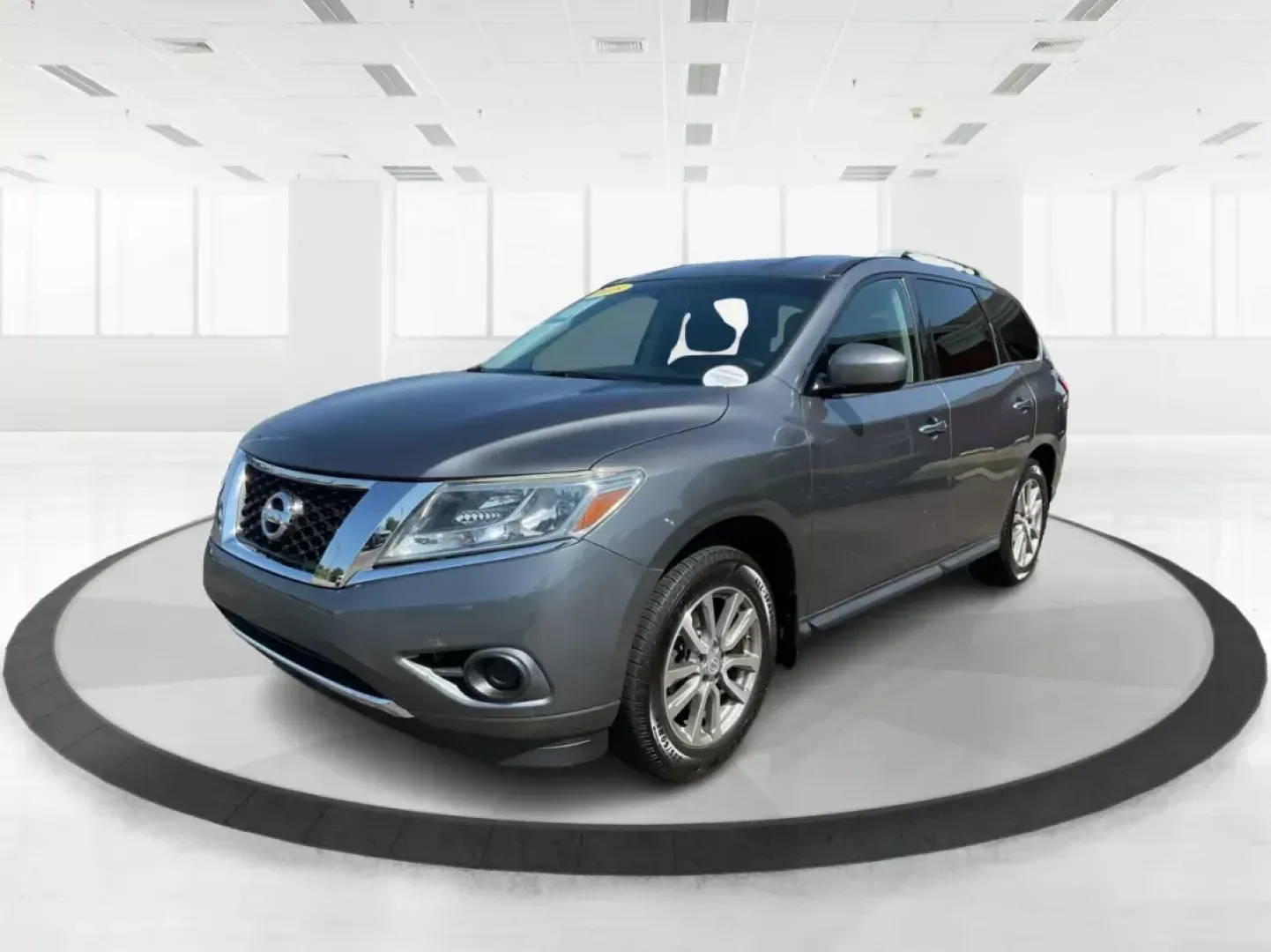 2015 Nissan Pathfinder S (5N1AR2MMXFC) with an 3.5L V-6 DOHC engine, located at 1184 Kauffman Ave, Fairborn, OH, 45324, (937) 908-9800, 39.807072, -84.030914 - Explore new horizons with the 2015 Nissan Pathfinder, a perfect companion for those weekend getaways or daily commutes. Whether you're transporting the kids to soccer practice or planning a family road trip, this spacious and versatile SUV is designed with your active lifestyle in mind. At Advantage - Photo#7