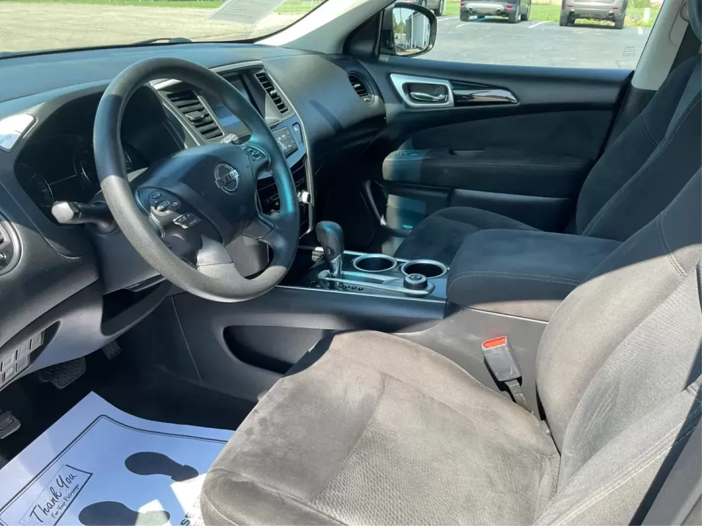 2015 Nissan Pathfinder S (5N1AR2MMXFC) with an 3.5L V-6 DOHC engine, located at 1184 Kauffman Ave, Fairborn, OH, 45324, (937) 908-9800, 39.807072, -84.030914 - Explore new horizons with the 2015 Nissan Pathfinder, a perfect companion for those weekend getaways or daily commutes. Whether you're transporting the kids to soccer practice or planning a family road trip, this spacious and versatile SUV is designed with your active lifestyle in mind. At Advantage - Photo#8