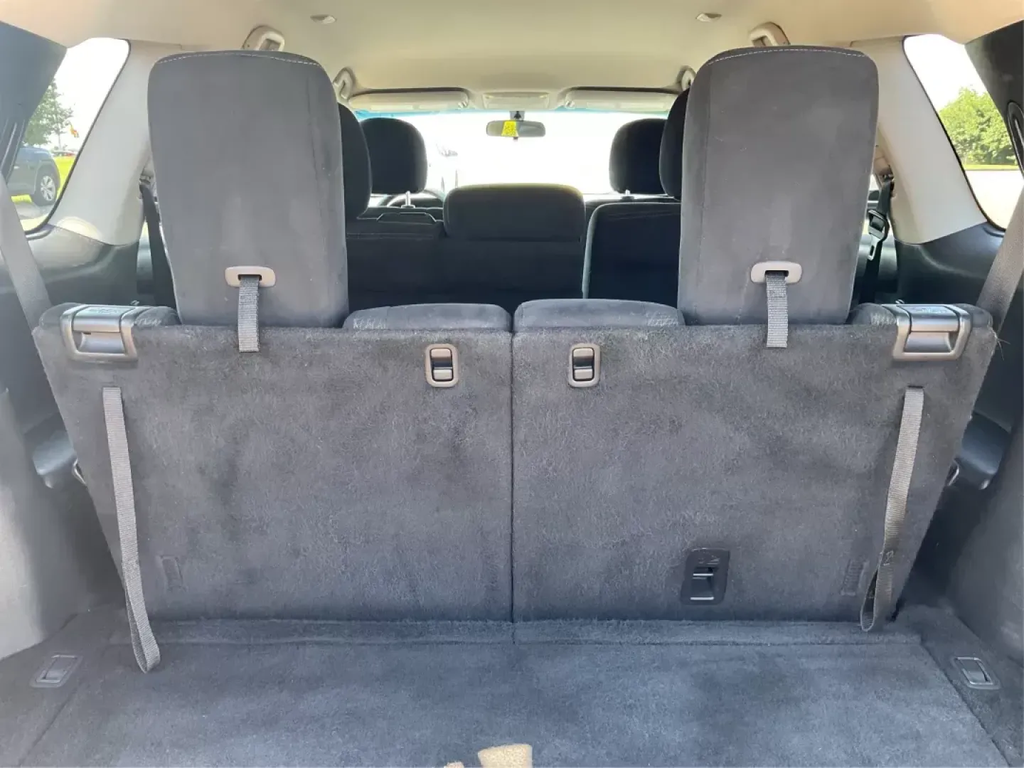 2015 Nissan Pathfinder S (5N1AR2MMXFC) with an 3.5L V-6 DOHC engine, located at 1184 Kauffman Ave, Fairborn, OH, 45324, (937) 908-9800, 39.807072, -84.030914 - Explore new horizons with the 2015 Nissan Pathfinder, a perfect companion for those weekend getaways or daily commutes. Whether you're transporting the kids to soccer practice or planning a family road trip, this spacious and versatile SUV is designed with your active lifestyle in mind. At Advantage - Photo#11