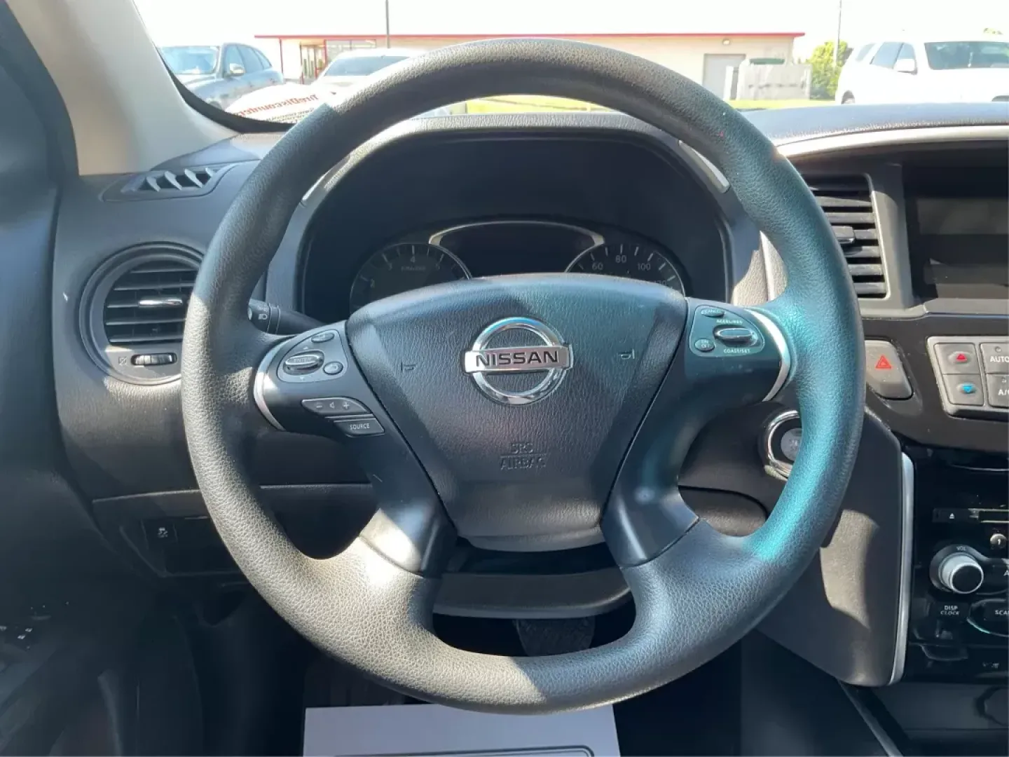 2015 Nissan Pathfinder S (5N1AR2MMXFC) with an 3.5L V-6 DOHC engine, located at 1184 Kauffman Ave, Fairborn, OH, 45324, (937) 908-9800, 39.807072, -84.030914 - Explore new horizons with the 2015 Nissan Pathfinder, a perfect companion for those weekend getaways or daily commutes. Whether you're transporting the kids to soccer practice or planning a family road trip, this spacious and versatile SUV is designed with your active lifestyle in mind. At Advantage - Photo#15