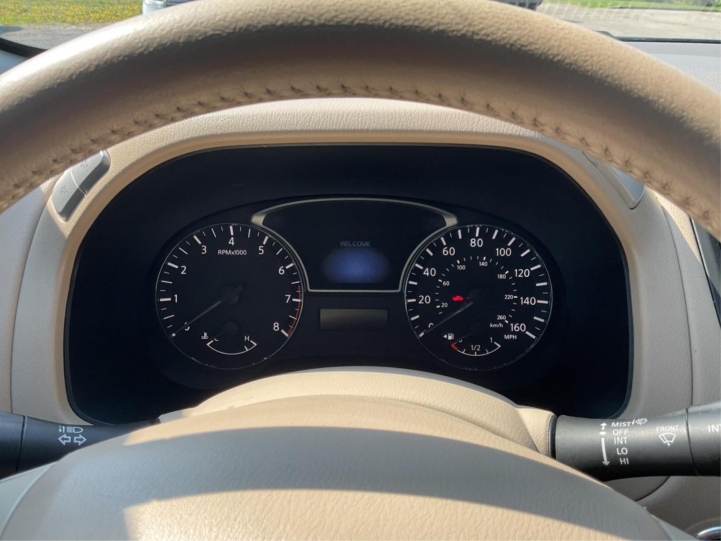 2015 Nissan Pathfinder Platinum (5N1AR2MN9FC) with an 3.5L V-6 DOHC engine, located at 1230 East Main St, Xenia, OH, 45385, (937) 908-9800, 39.688026, -83.910172 - Third Row - Photo#14