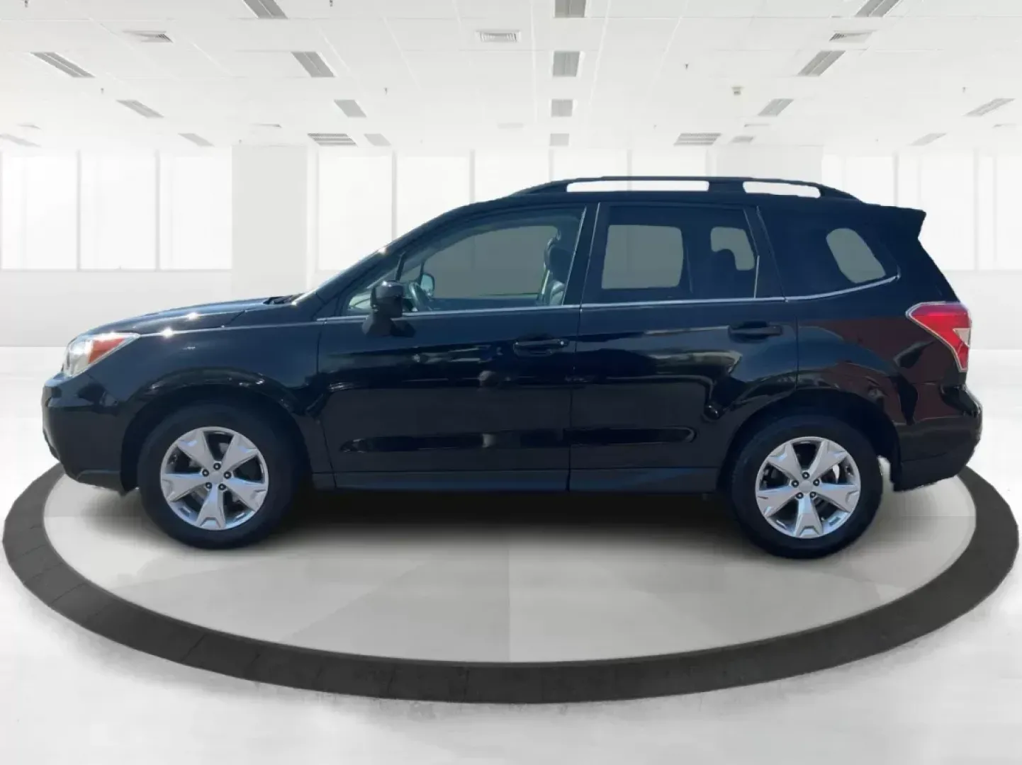 2015 Subaru Forester 2.5i Limited (JF2SJAHC5FH) with an 2.5L H-4 DOHC engine, located at 1184 Kauffman Ave, Fairborn, OH, 45324, (937) 908-9800, 39.807072, -84.030914 - 2015 Subaru Forester 2.5i Limited - Photo#6