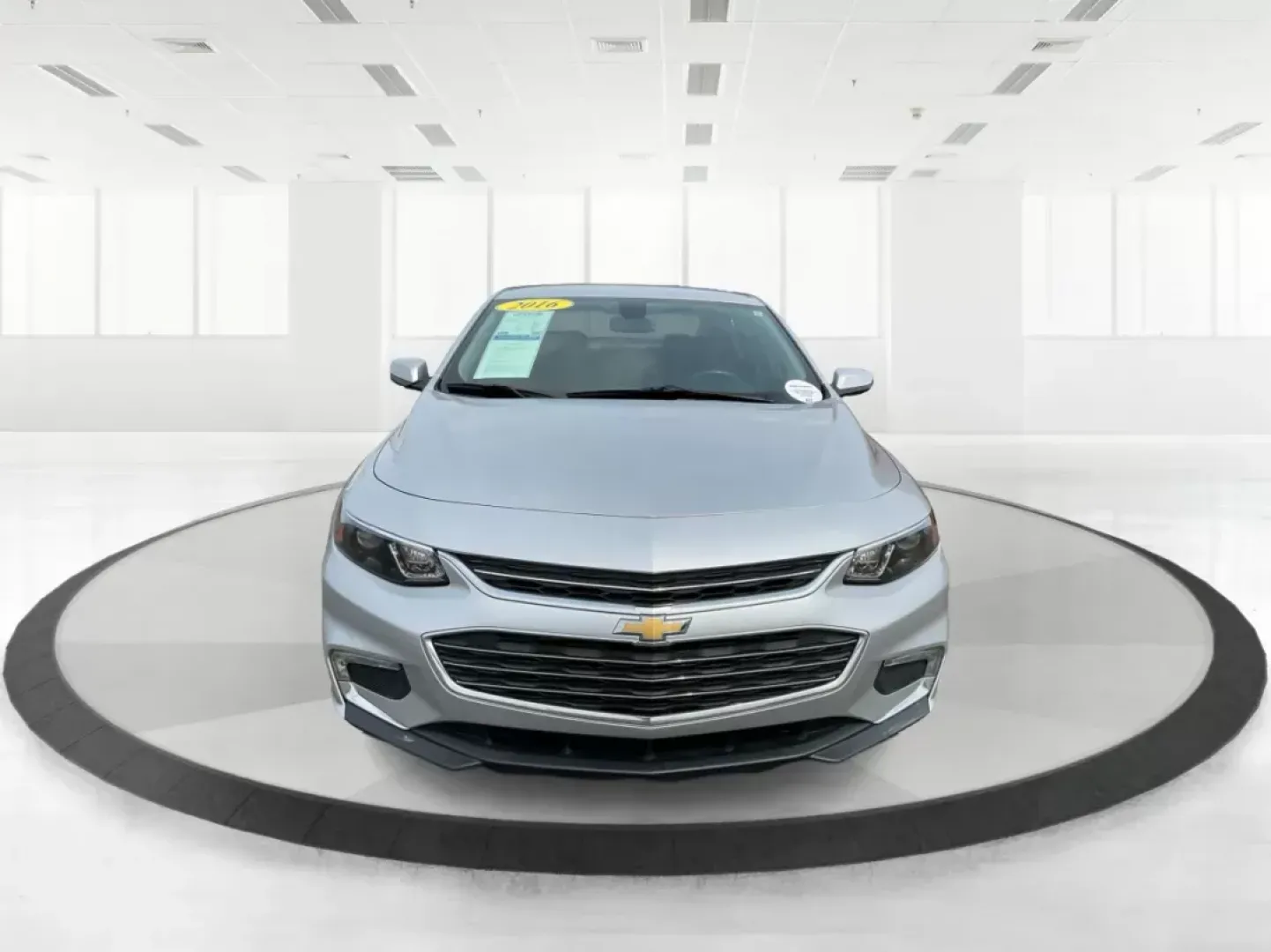 2016 Chevrolet Malibu 1LT (1G1ZE5ST4GF) with an ECOTEC 1.5L I-4 gasoline direct injection engine, located at 1184 Kauffman Ave, Fairborn, OH, 45324, (937) 908-9800, 39.807072, -84.030914 - **Experience Ultimate Comfort and Reliability with the 2016 Chevrolet Malibu 1LT!**<br /> <br /> Are you on the lookout for a reliable sedan that effortlessly fits into your lifestyle, whether you're commuting to work, running errands, or taking a weekend getaway? Look no further than the stunning 2 - Photo#6