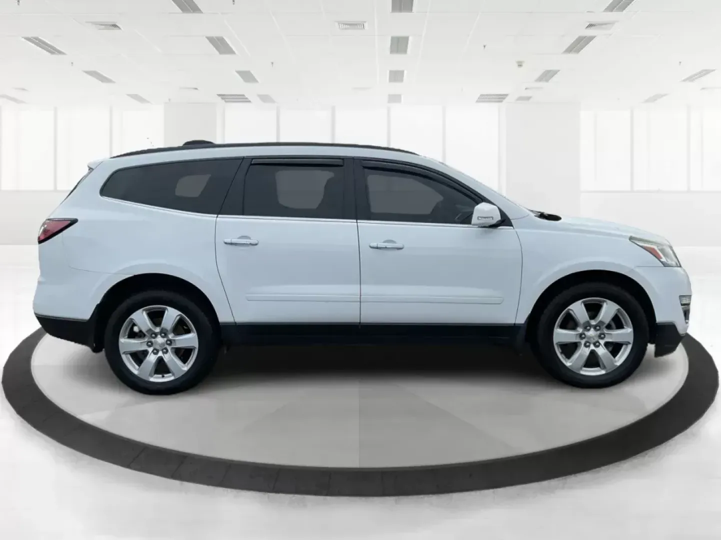 2016 Chevrolet Traverse 1LT (1GNKVGKD8GJ) with an 3.6L V-6 gasoline direct injection engine, located at 1230 East Main St, Xenia, OH, 45385, (937) 908-9800, 39.688026, -83.910172 - Third Row - Photo#1