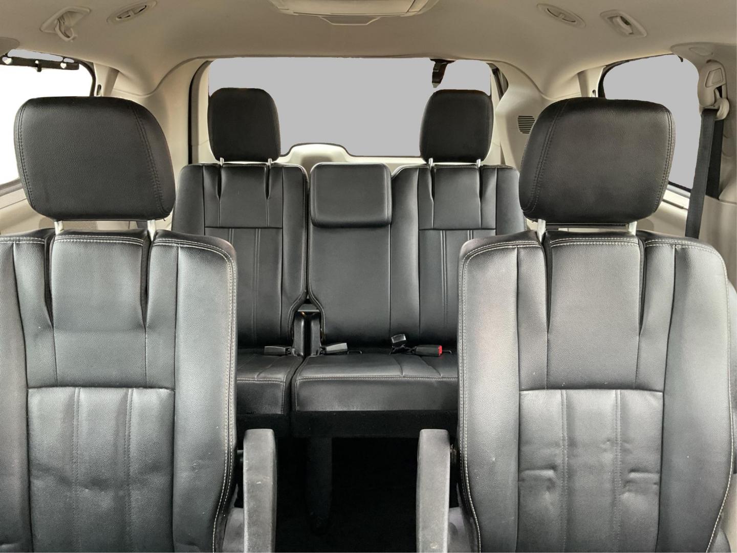 2016 Chrysler Town and Country Touring (2C4RC1BG4GR) with an 3.6L V6 DOHC 24V engine, 6-Speed Automatic transmission, located at 8750 N County Rd 25A, Piqua, OH, 45356, (937) 908-9800, 40.164391, -84.232513 - 2016 Chrysler Town and Country Touring - Photo#13