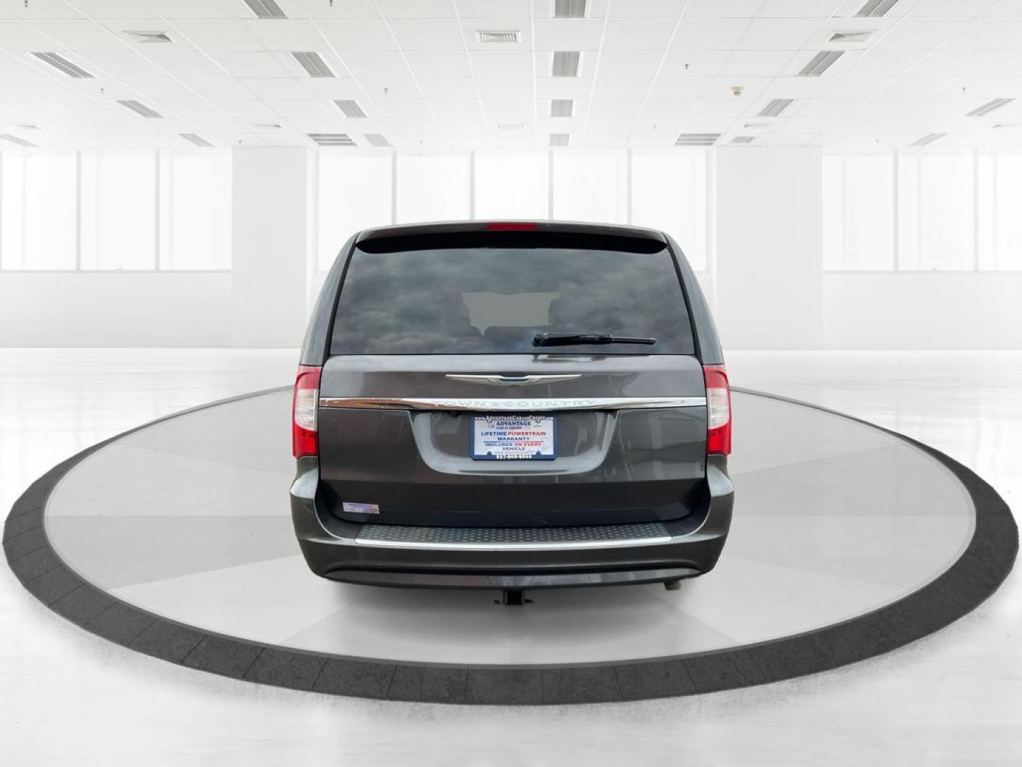 2016 Chrysler Town and Country Touring (2C4RC1BG4GR) with an 3.6L V6 DOHC 24V engine, 6-Speed Automatic transmission, located at 8750 N County Rd 25A, Piqua, OH, 45356, (937) 908-9800, 40.164391, -84.232513 - 2016 Chrysler Town and Country Touring - Photo#3