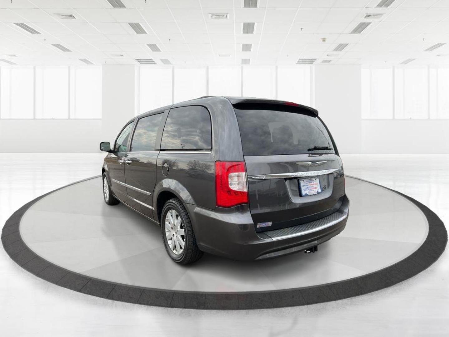 2016 Chrysler Town and Country Touring (2C4RC1BG4GR) with an 3.6L V6 DOHC 24V engine, 6-Speed Automatic transmission, located at 8750 N County Rd 25A, Piqua, OH, 45356, (937) 908-9800, 40.164391, -84.232513 - 2016 Chrysler Town and Country Touring - Photo#4
