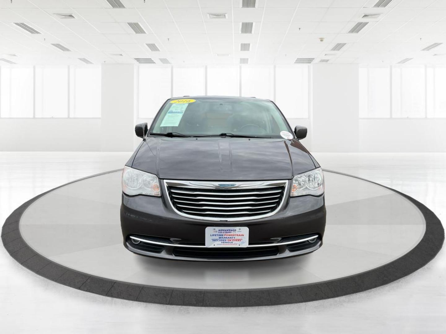 2016 Chrysler Town and Country Touring (2C4RC1BG4GR) with an 3.6L V6 DOHC 24V engine, 6-Speed Automatic transmission, located at 8750 N County Rd 25A, Piqua, OH, 45356, (937) 908-9800, 40.164391, -84.232513 - 2016 Chrysler Town and Country Touring - Photo#6