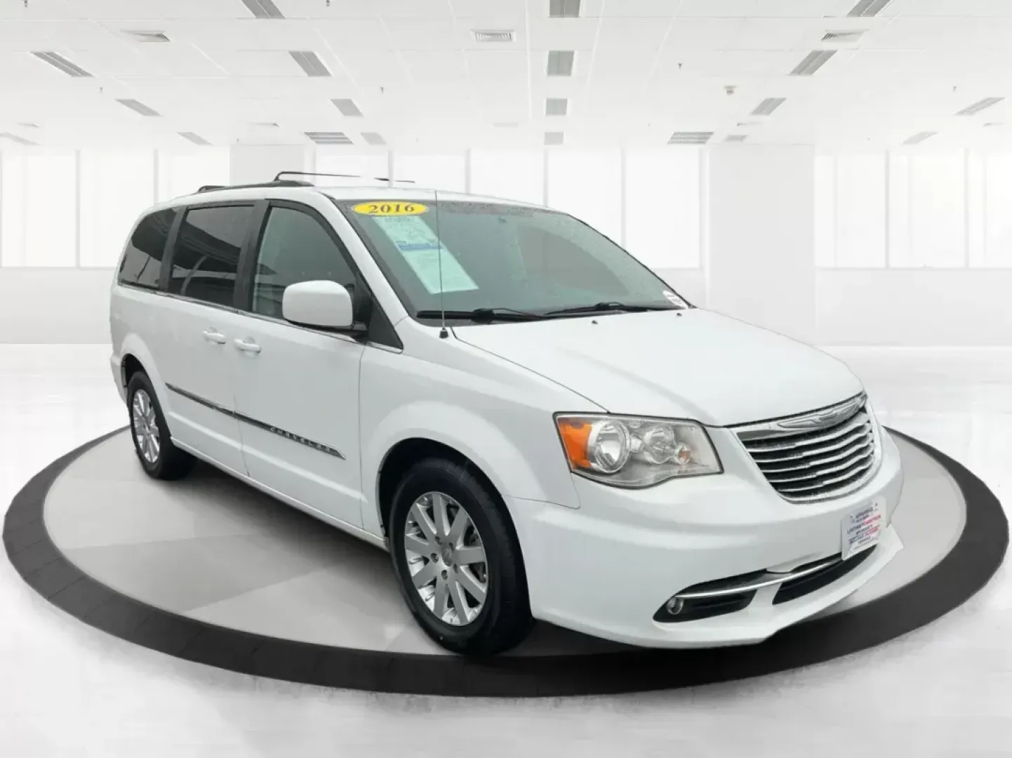 2016 Chrysler Town and Country Touring (2C4RC1BG6GR) with an Pentastar 3.6L V-6 DOHC engine, located at 1951 S Dayton Lakeview Rd., New Carlisle, OH, 45344, (937) 908-9800, 39.890999, -84.050255 - **Discover Family Adventures in the 2016 Chrysler Town and Country Touring Your Perfect Road Trip Companion!**<br /> <br /> Are you ready to elevate your family travels or weekend getaways? Look no further than the 2016 Chrysler Town and Country Touring, a versatile and spacious van designed to - Photo#0