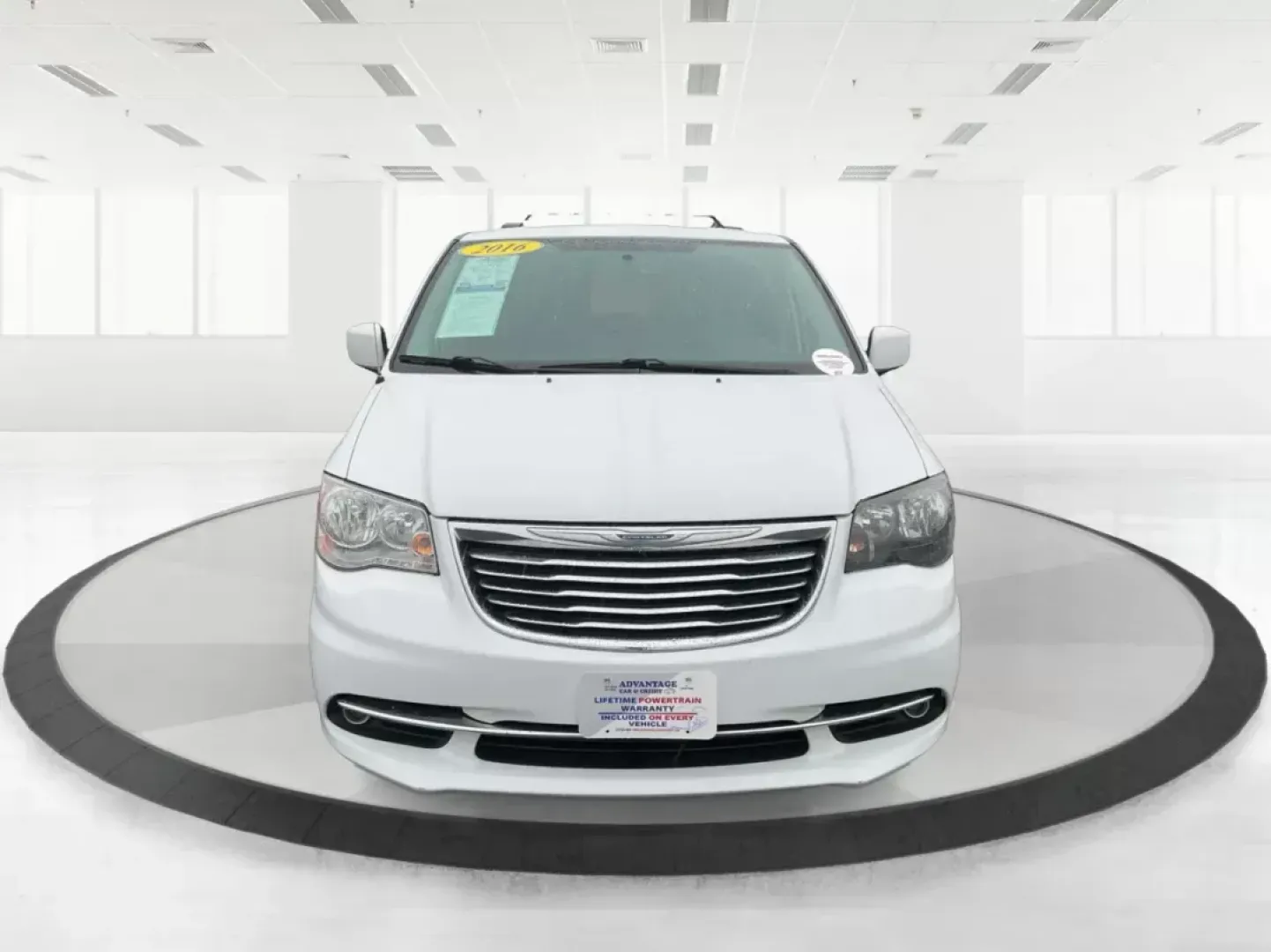 2016 Chrysler Town and Country Touring (2C4RC1BG6GR) with an Pentastar 3.6L V-6 DOHC engine, located at 1951 S Dayton Lakeview Rd., New Carlisle, OH, 45344, (937) 908-9800, 39.890999, -84.050255 - **Discover Family Adventures in the 2016 Chrysler Town and Country Touring Your Perfect Road Trip Companion!**<br /> <br /> Are you ready to elevate your family travels or weekend getaways? Look no further than the 2016 Chrysler Town and Country Touring, a versatile and spacious van designed to - Photo#6